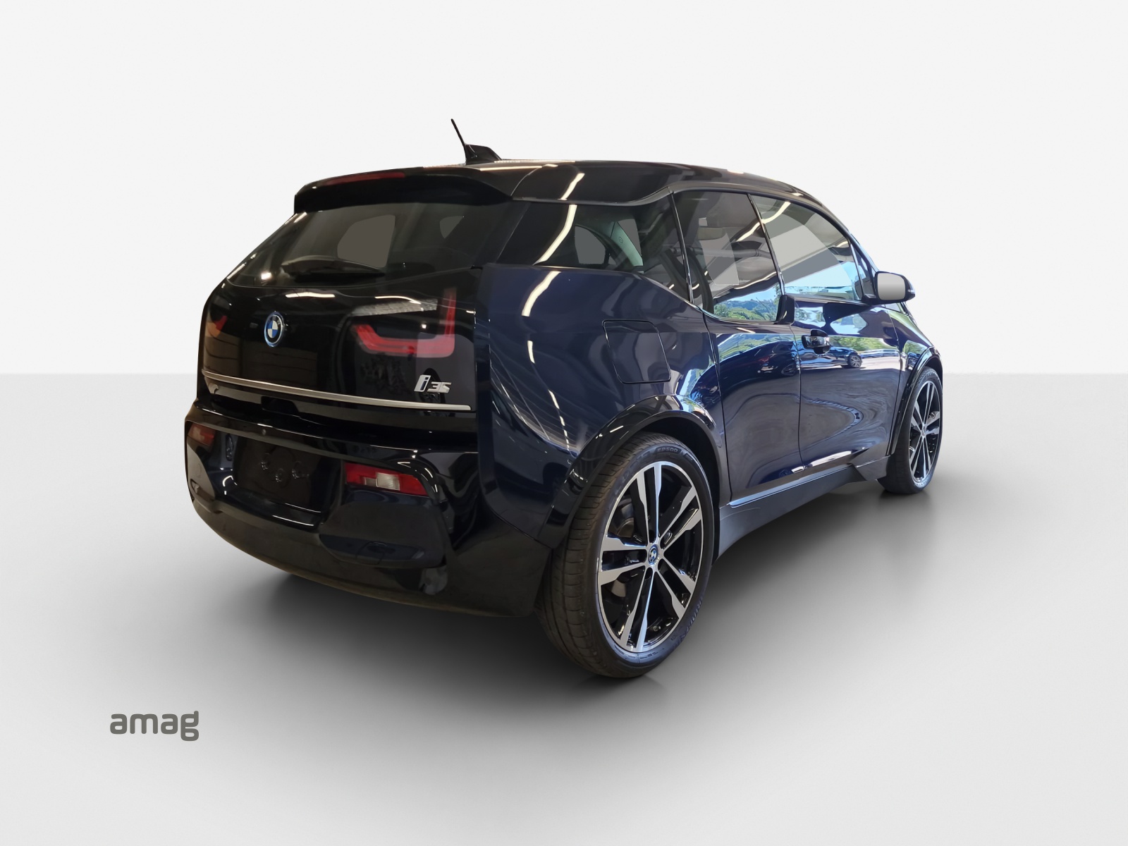 BMW i3s (120Ah) Fleet Edition-image-4