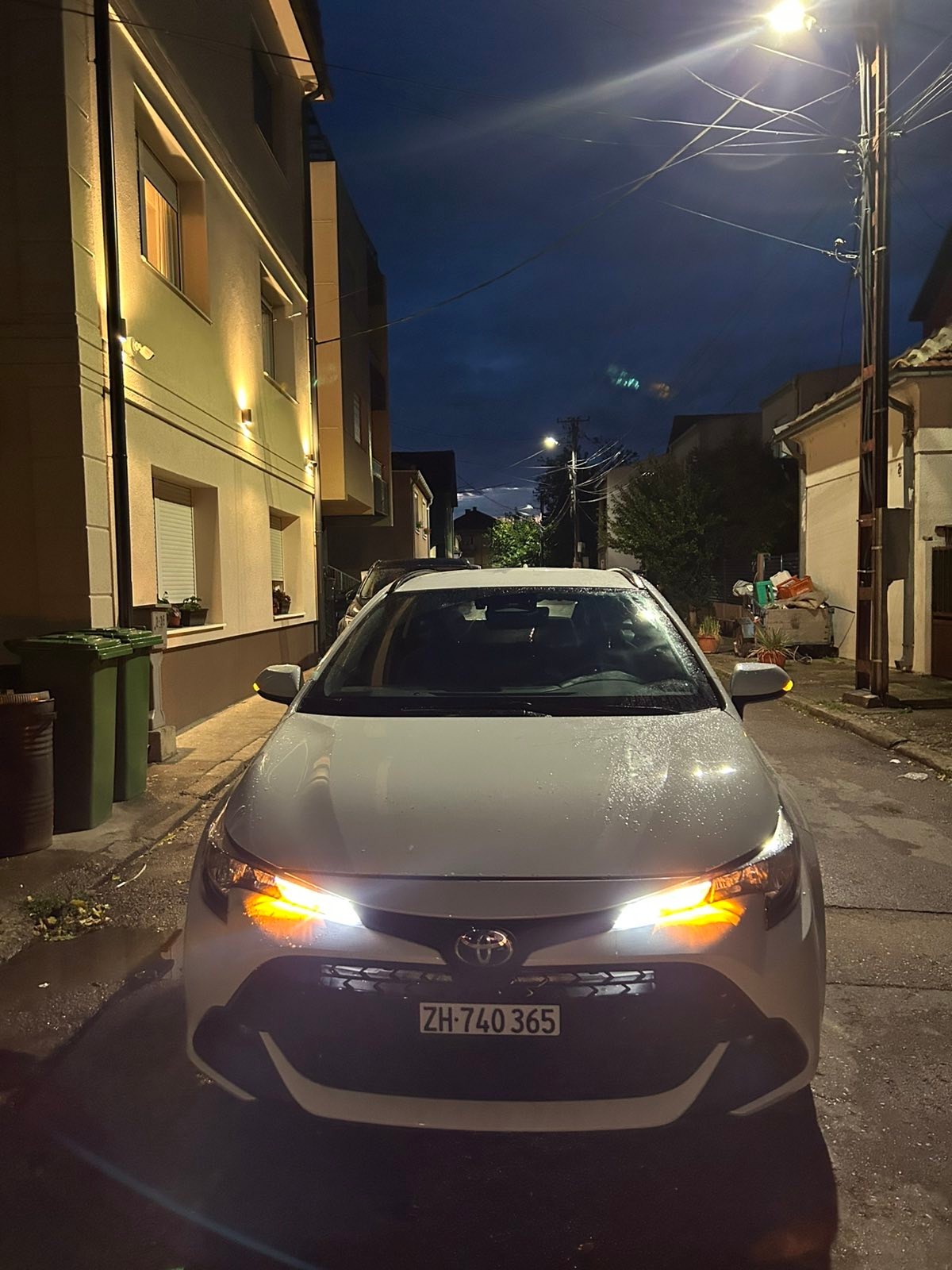TOYOTA 1.8 HSD Comfort-image-3