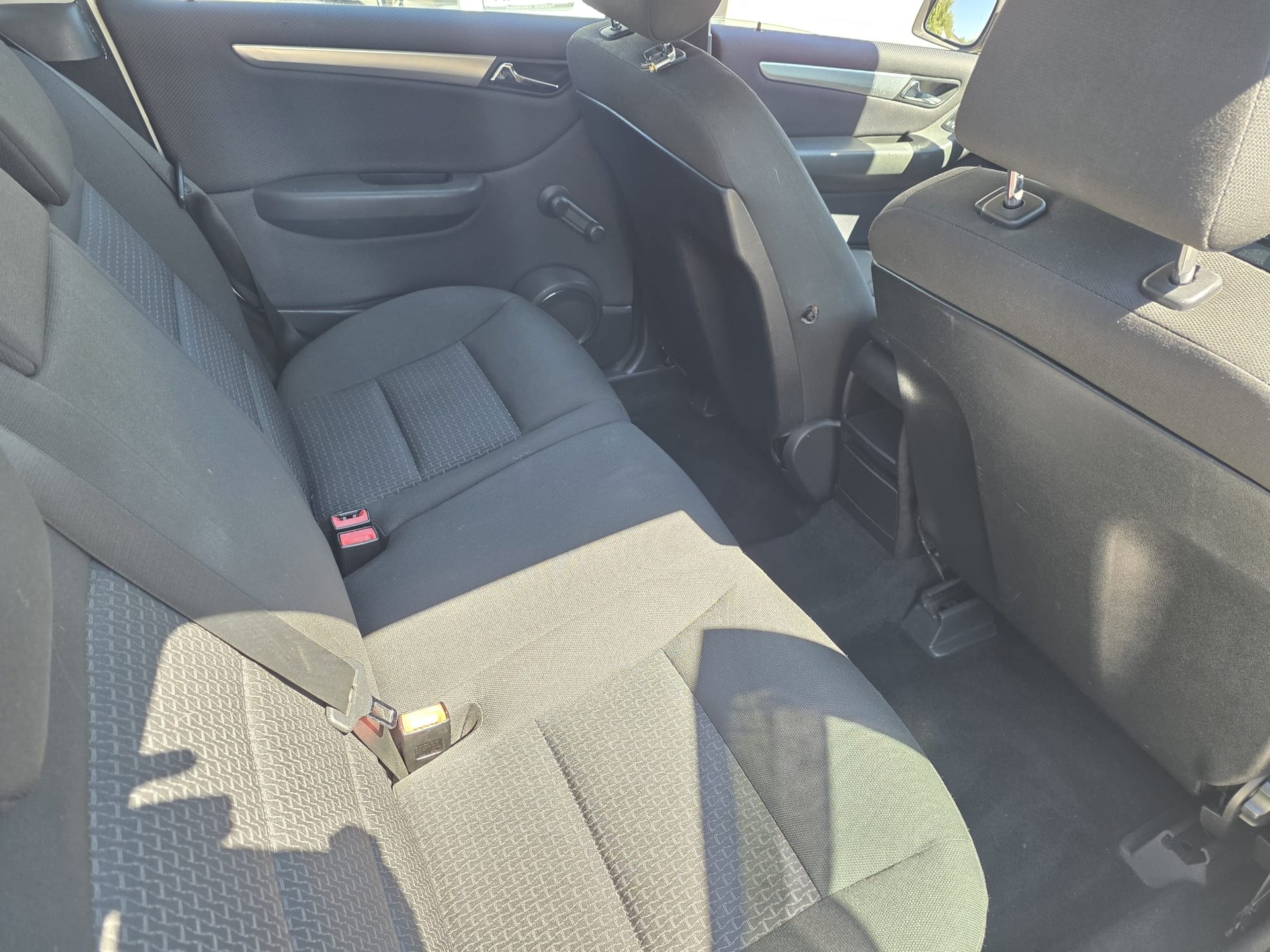 MERCEDES-BENZ B 180 CDI-image-5