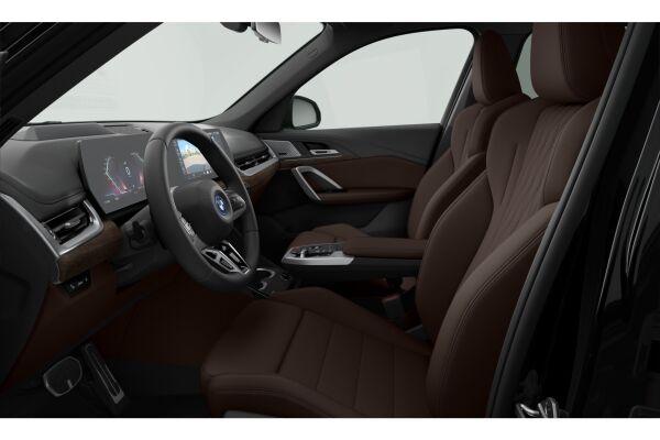 BMW iX1 30 xDrive M Sport-image-4