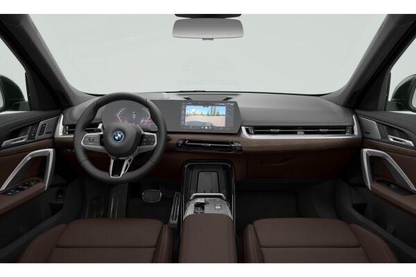 BMW iX1 30 xDrive M Sport-image-5