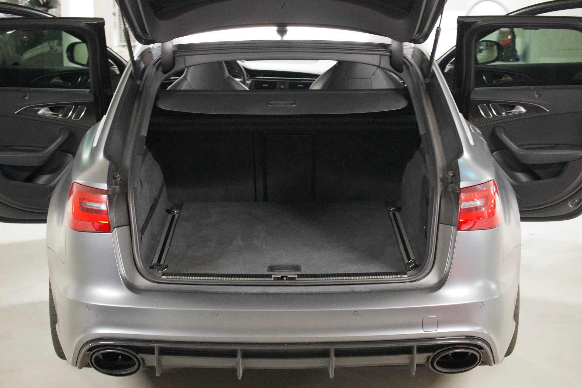 AUDI 4.0 V8 TFSI quattro T-Tronic-image-2