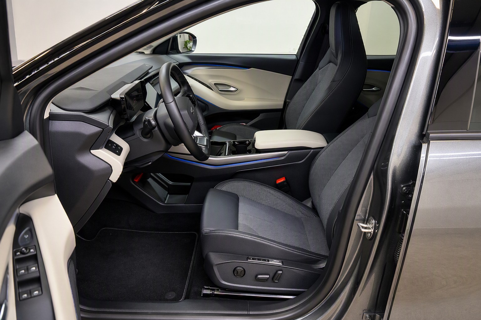 FORD Explorer Elektro 82kWh Extended Range Plus-image-4