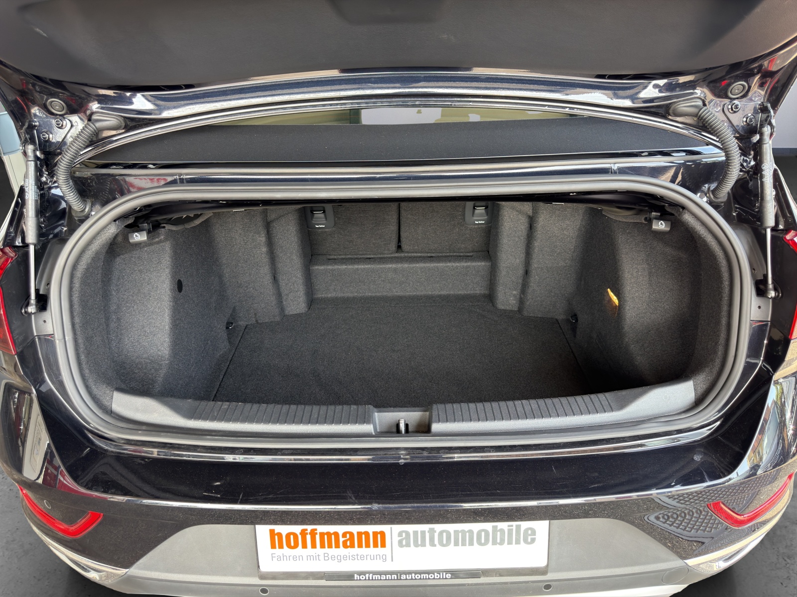 VW T-Roc Cabriolet 1.5 TSI EVO Style DSG-image-11