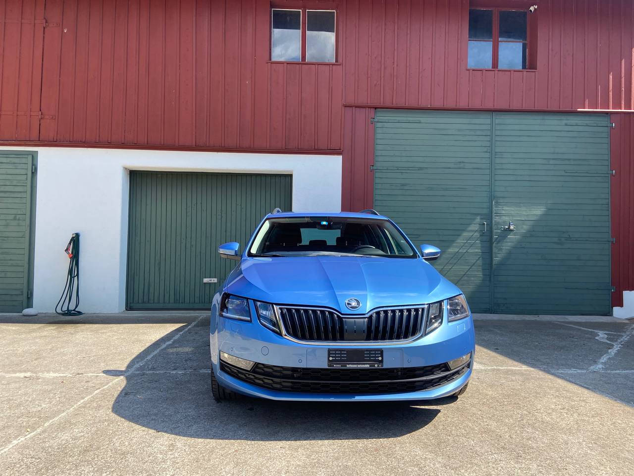 SKODA Octavia Combi 1.5 TSI Swiss Line DSG-image-5