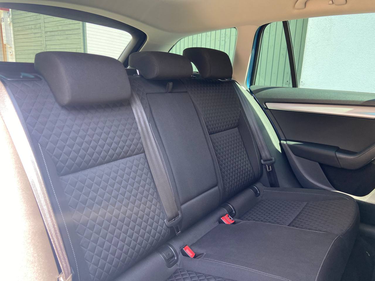 SKODA Octavia Combi 1.5 TSI Swiss Line DSG-image-8
