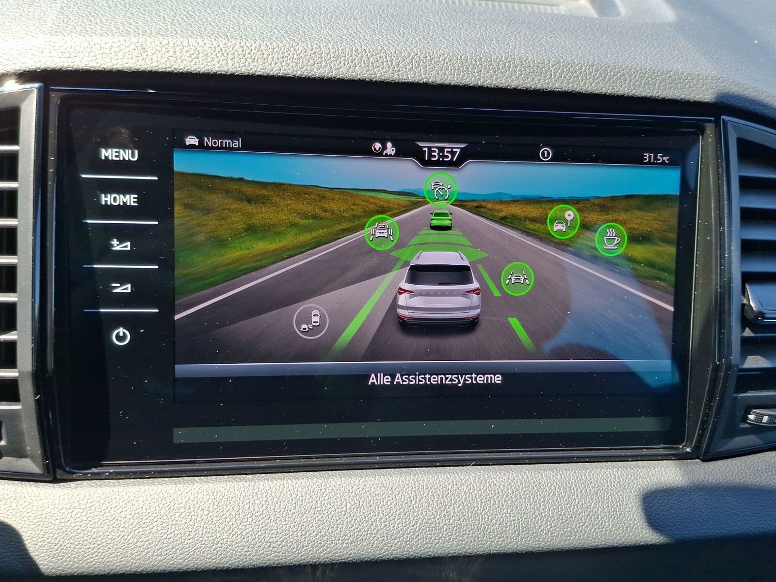 SKODA Karoq 2.0 TSI SportLine 4x4 DSG-image-14