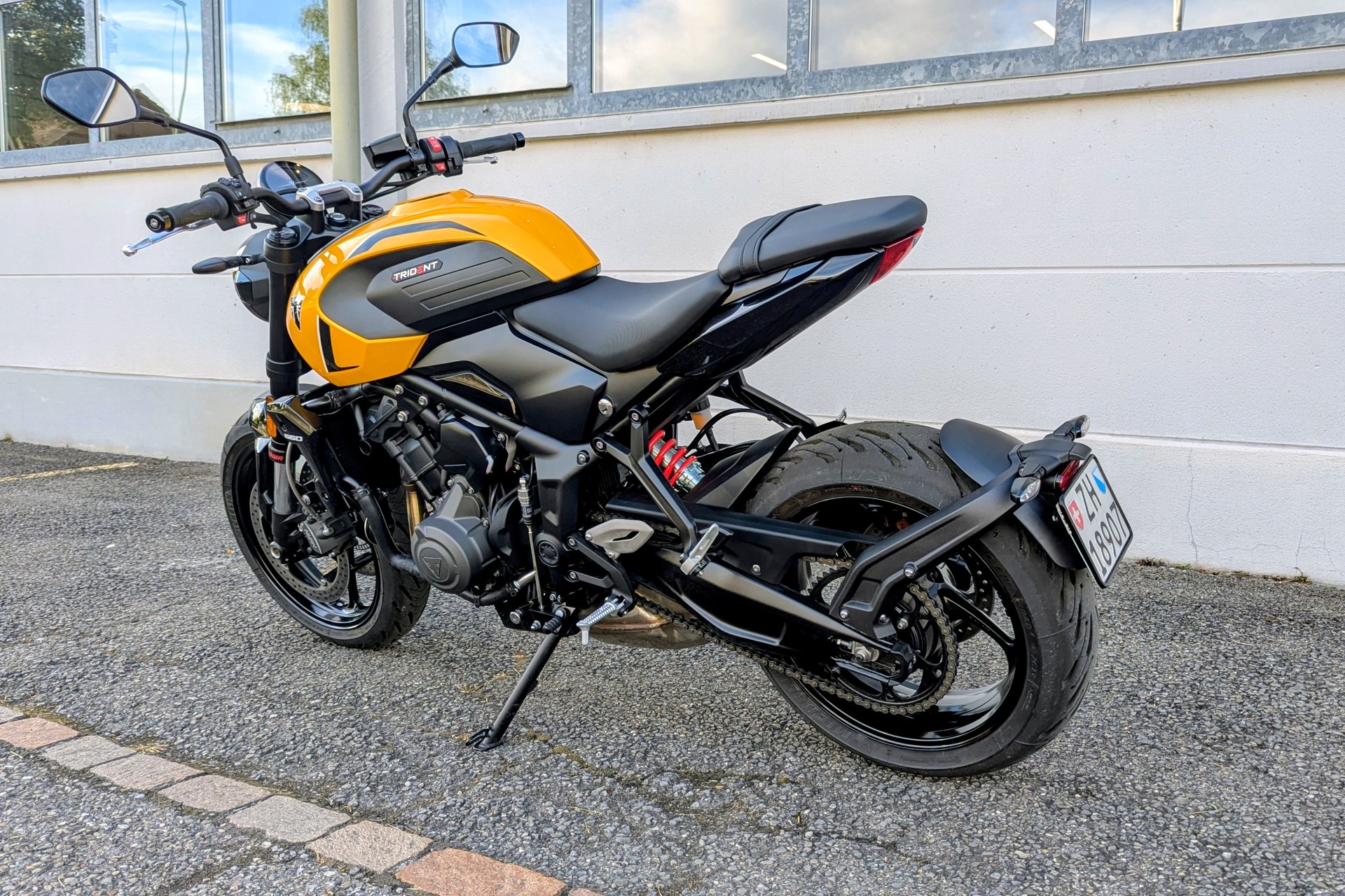 TRIUMPH Trident 660-image-4