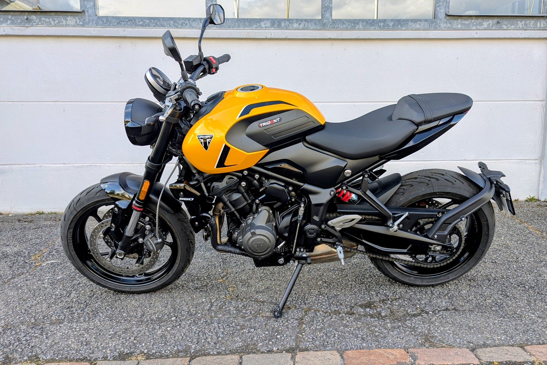 TRIUMPH Trident 660-showroom-element-3