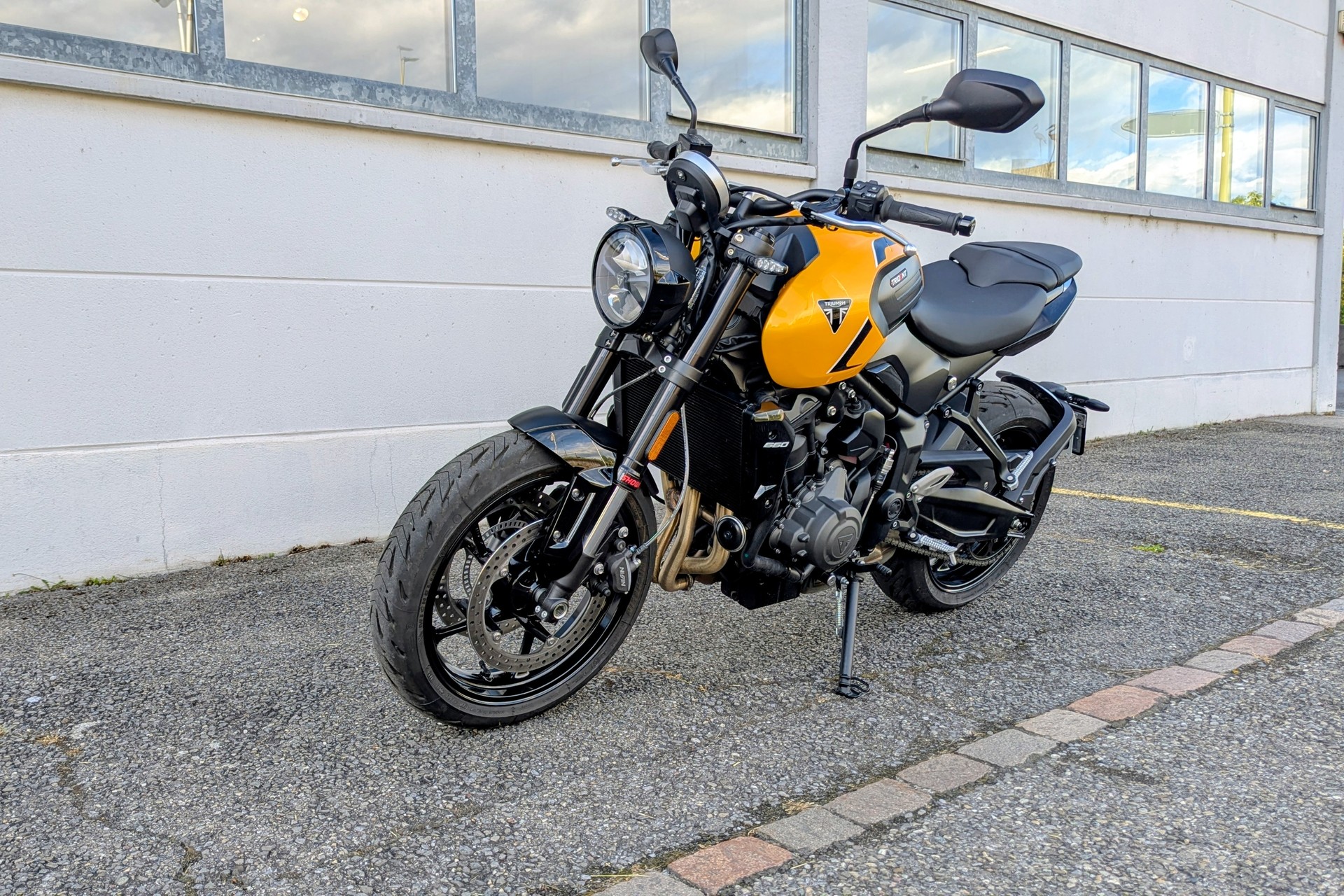 TRIUMPH Trident 660-image-5