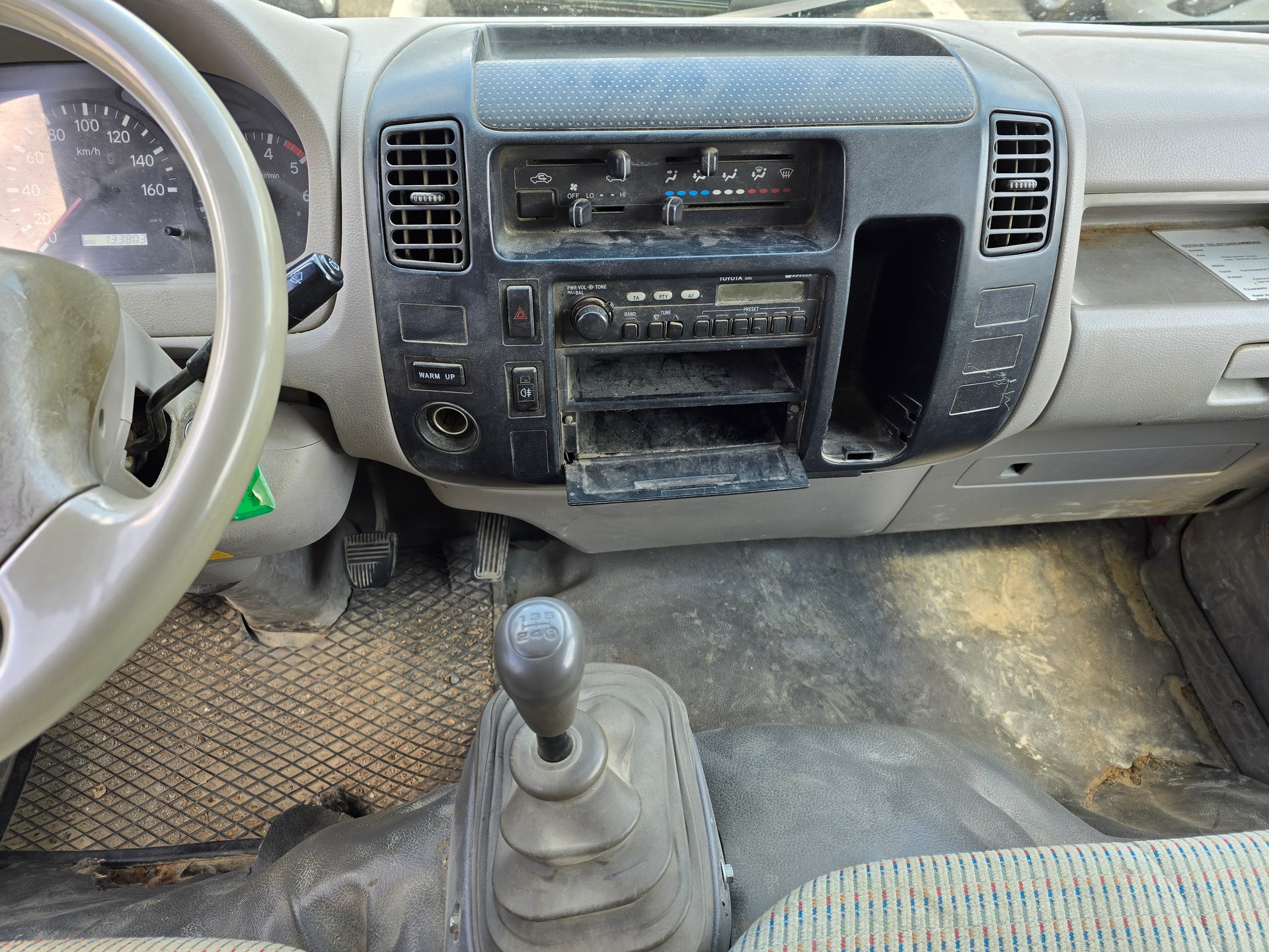 TOYOTA Dyna 100 2.5 D-4D-image-11