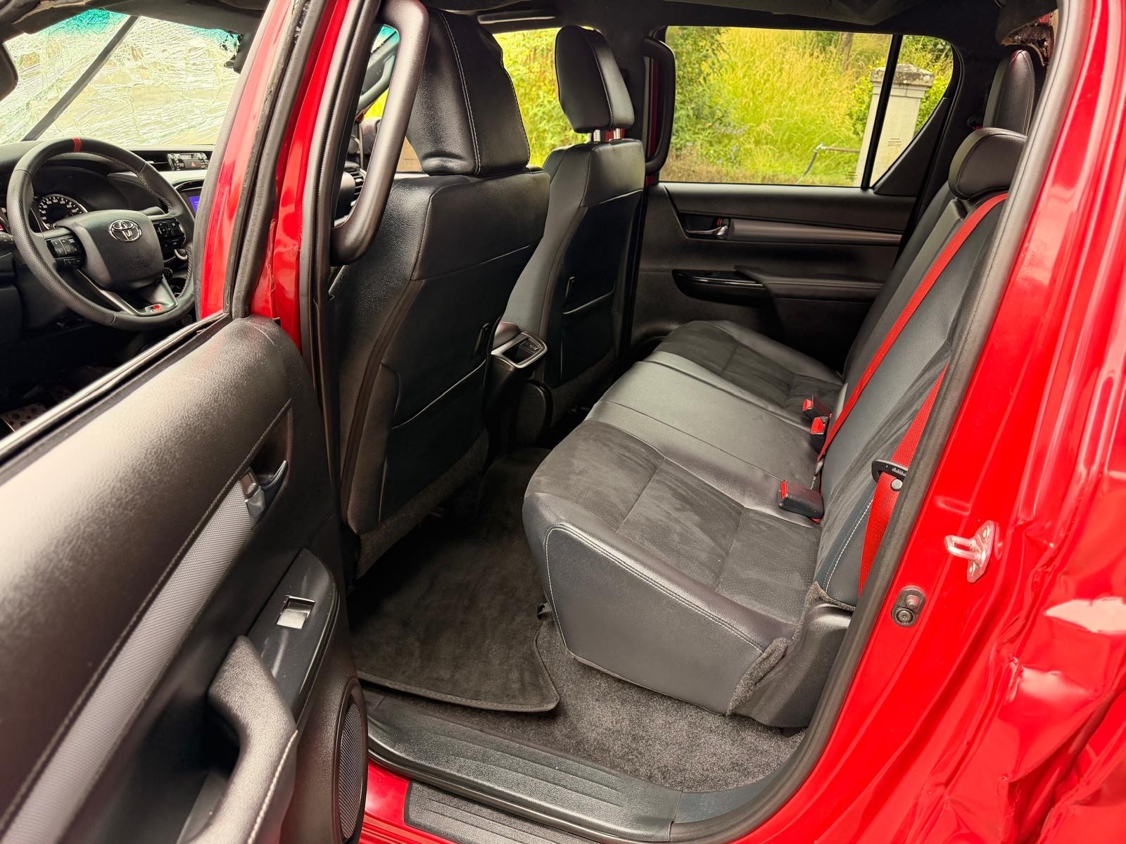 TOYOTA Hilux 2.8d GR Sport II Double Cab 4x4 A-image-10