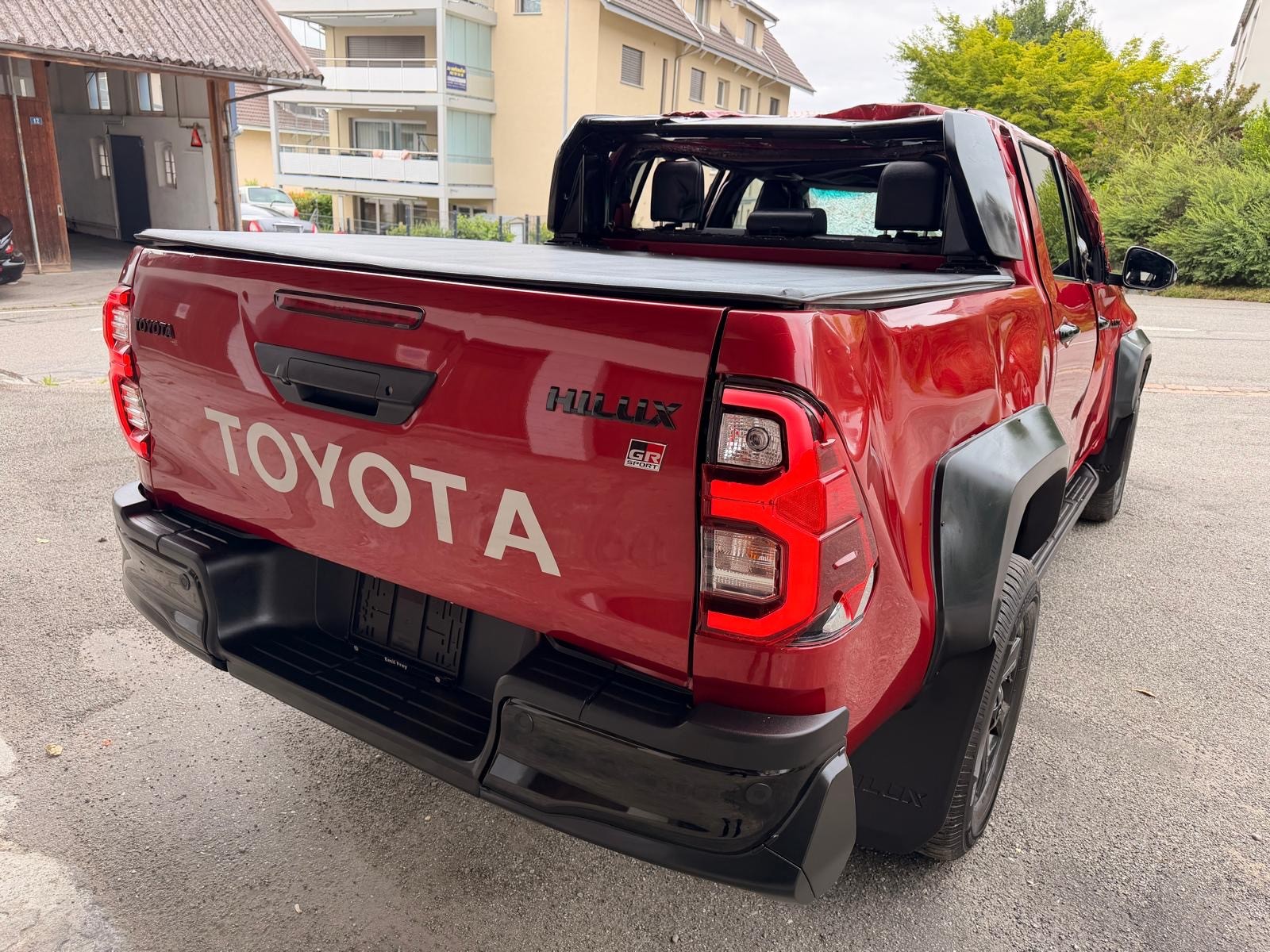 TOYOTA Hilux 2.8d GR Sport II Double Cab 4x4 A-image-2