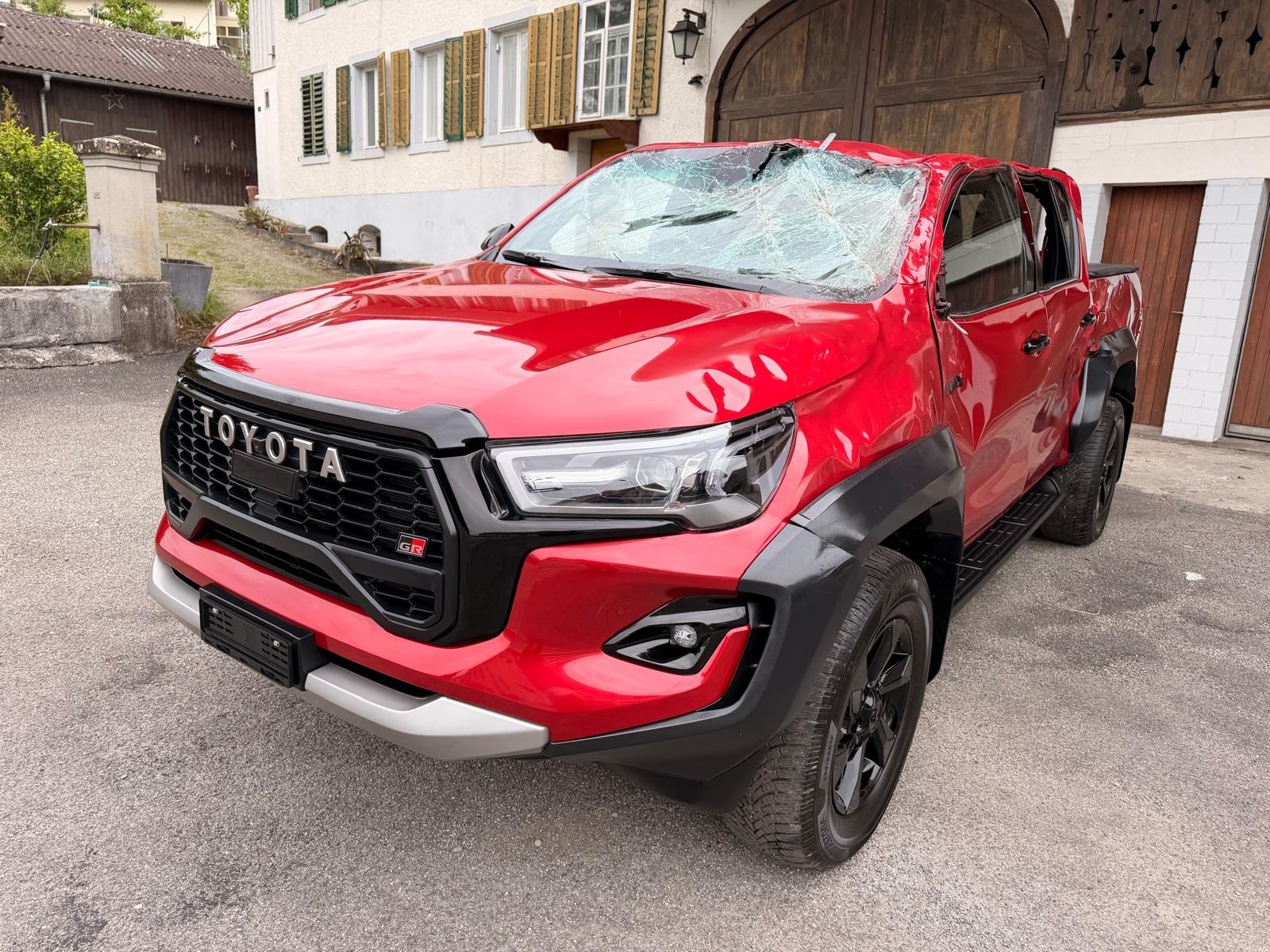 TOYOTA Hilux 2.8d GR Sport II Double Cab 4x4 A-image-5