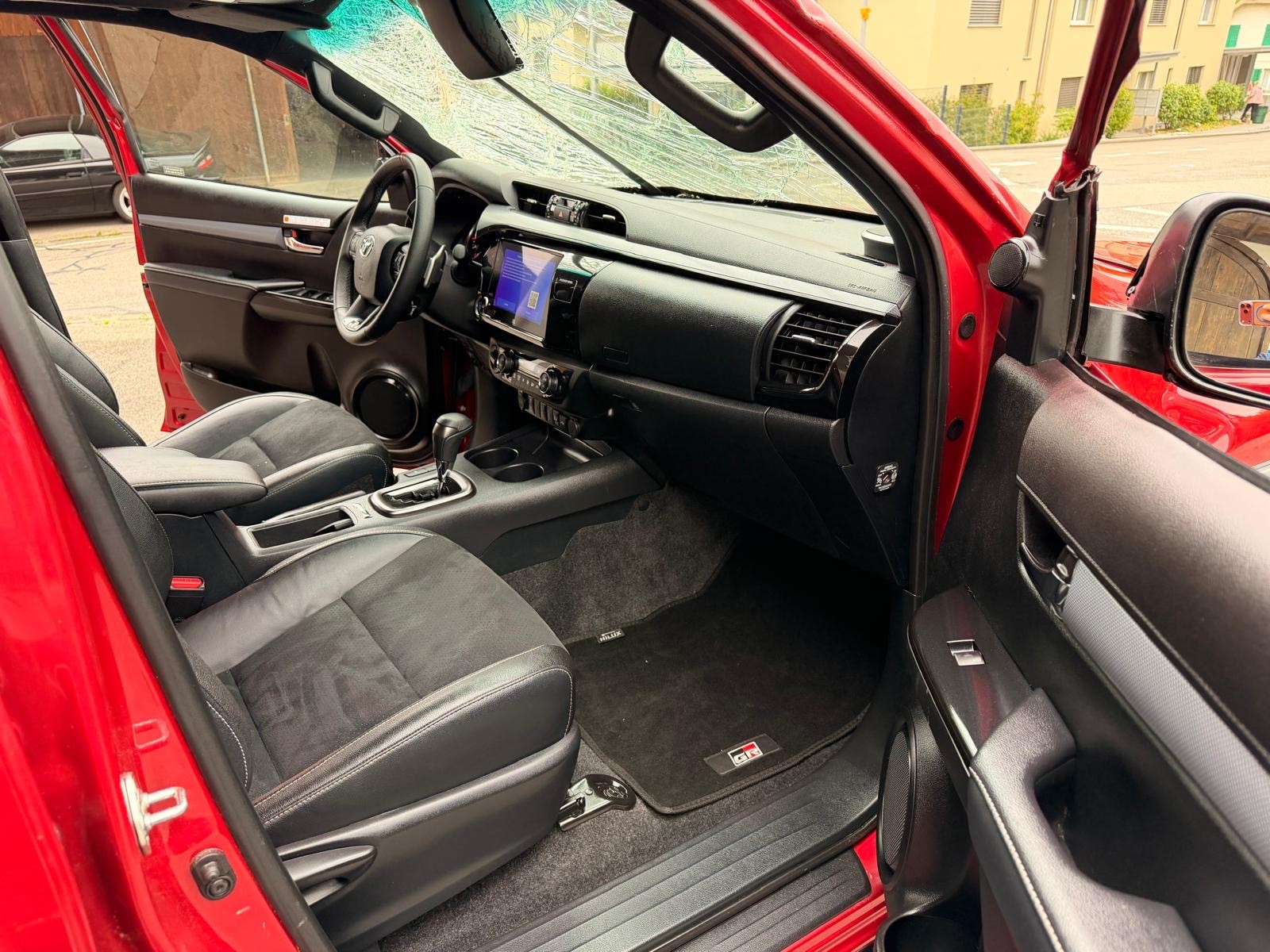 TOYOTA Hilux 2.8d GR Sport II Double Cab 4x4 A-image-11