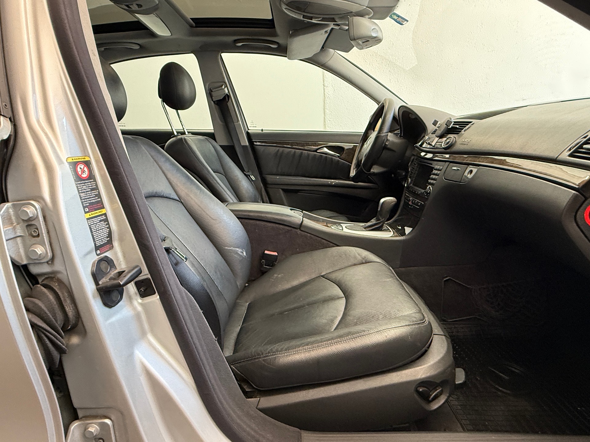 MERCEDES-BENZ E 270 CDI Avantgarde-image-14