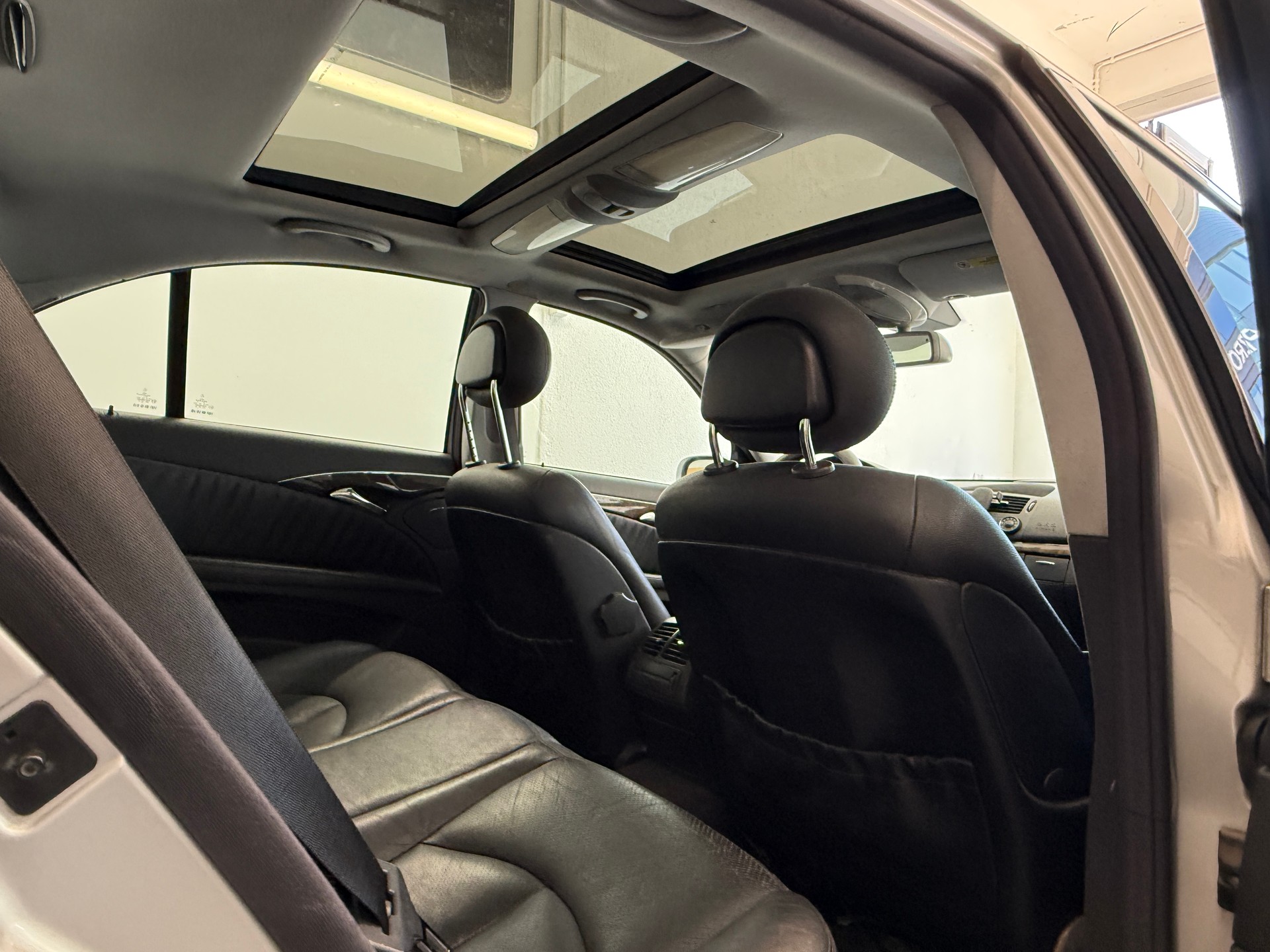 MERCEDES-BENZ E 270 CDI Avantgarde-image-16