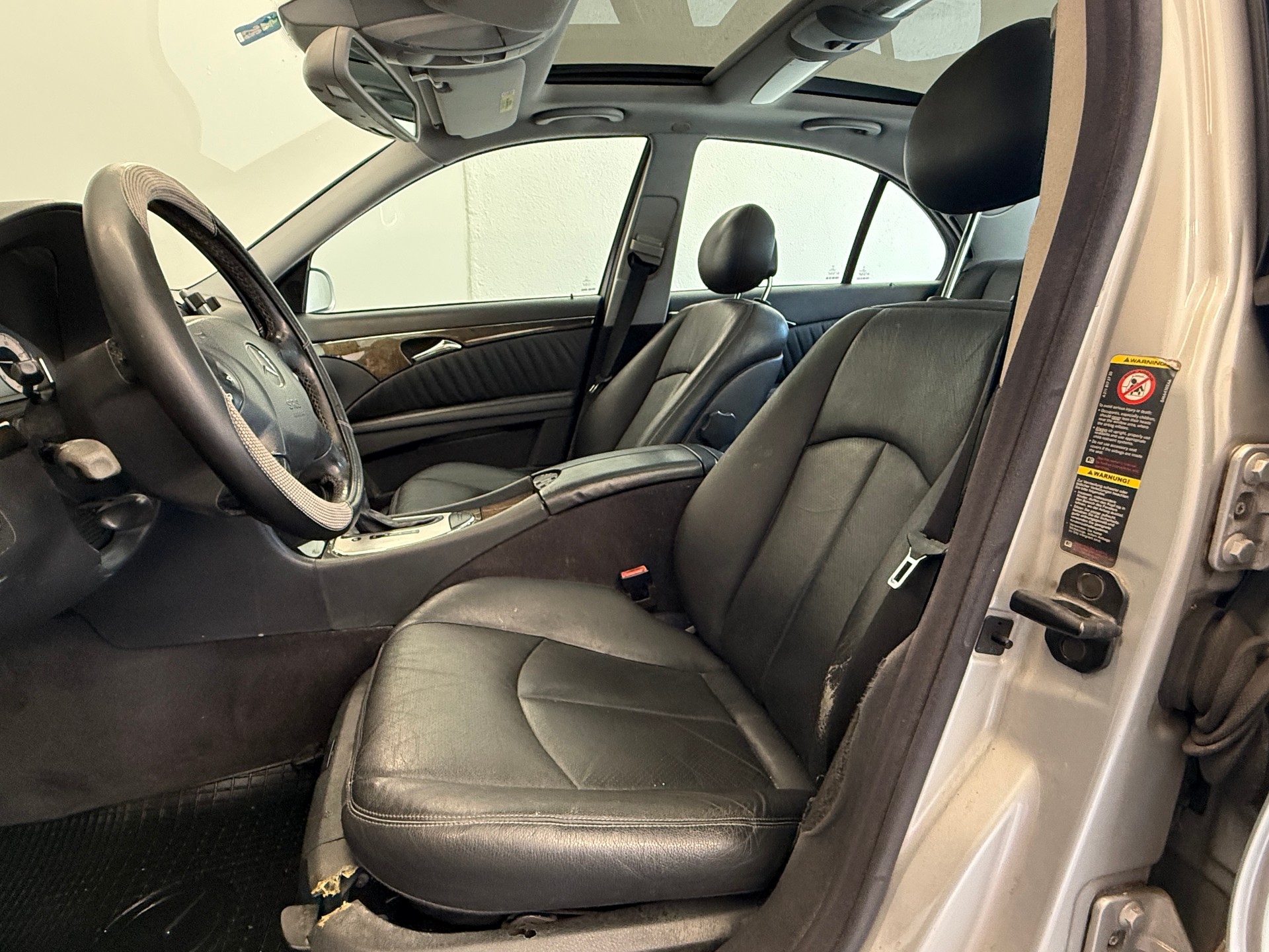 MERCEDES-BENZ E 270 CDI Avantgarde-image-9