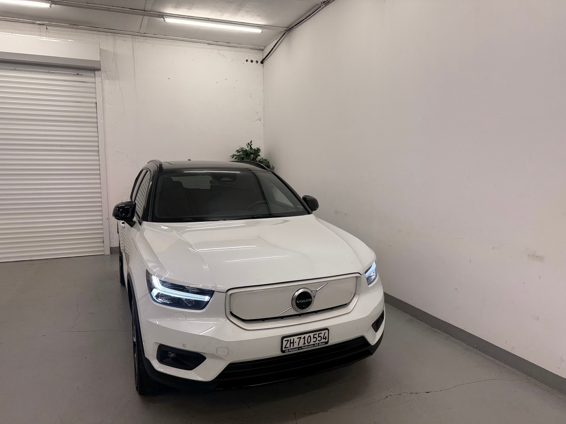 VOLVO XC40 Recharge P8 Twin AWD Pure Electric Plus-image-2