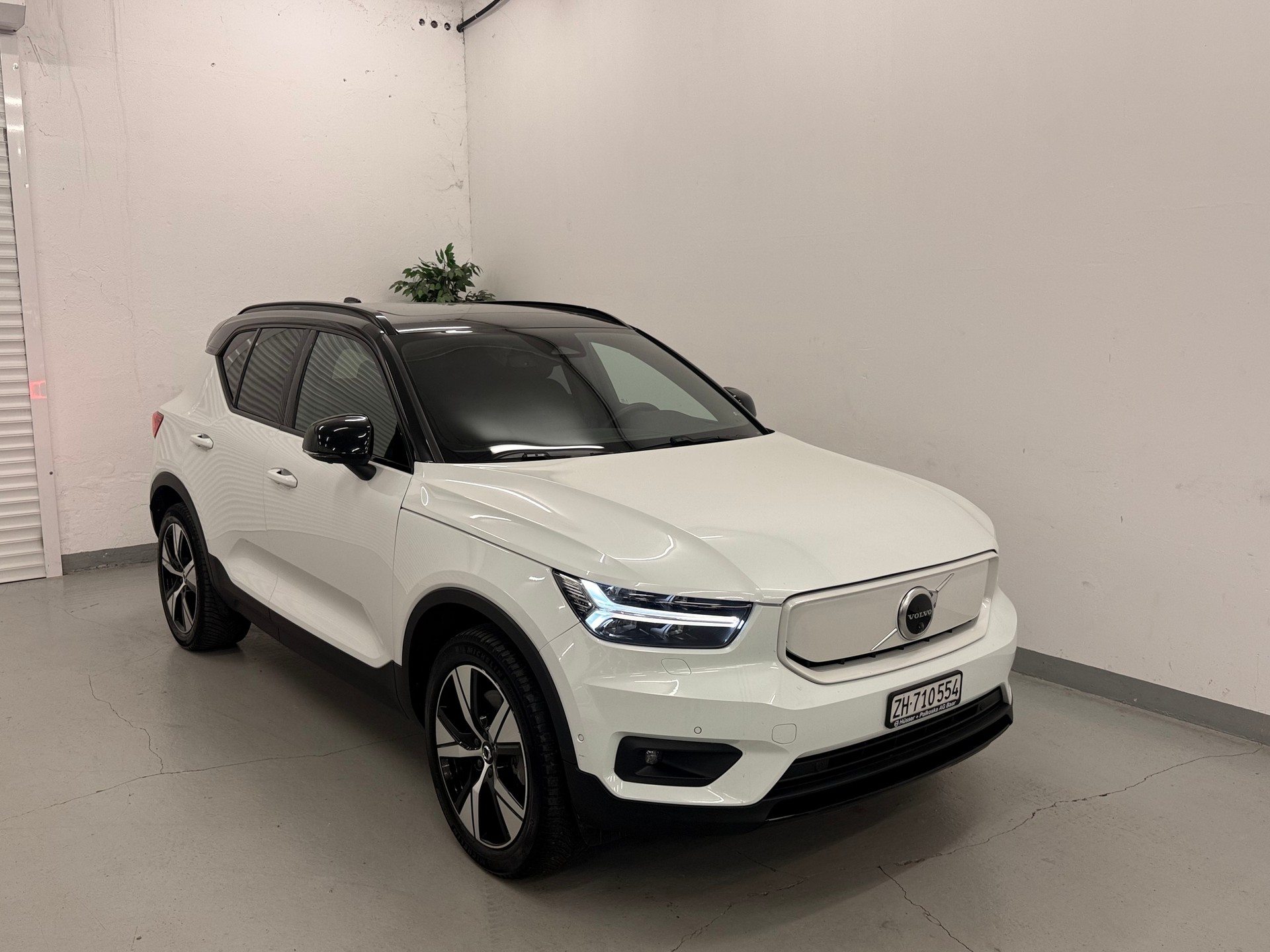VOLVO XC40 Recharge P8 Twin AWD Pure Electric Plus-image-0