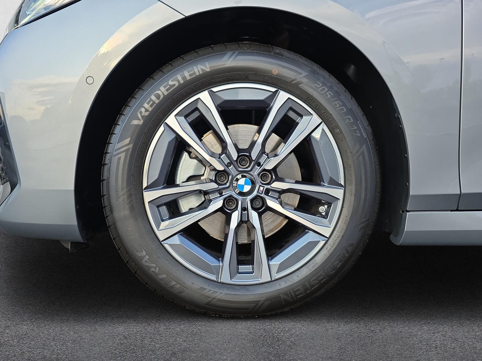 BMW 220i Active Tourer M Sport U06 AHK 1.3T-image-9