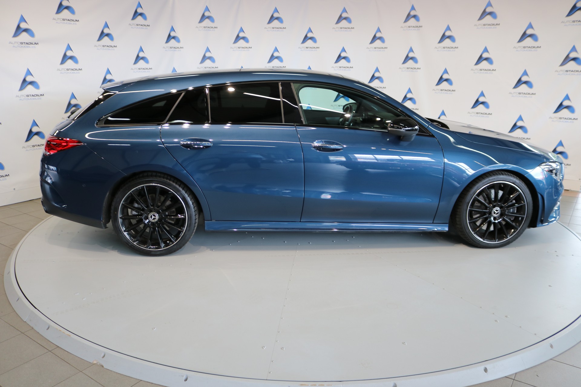 MERCEDES-BENZ CLA Shooting Brake 250 4Matic 7G-DCT AMG Line-image-19