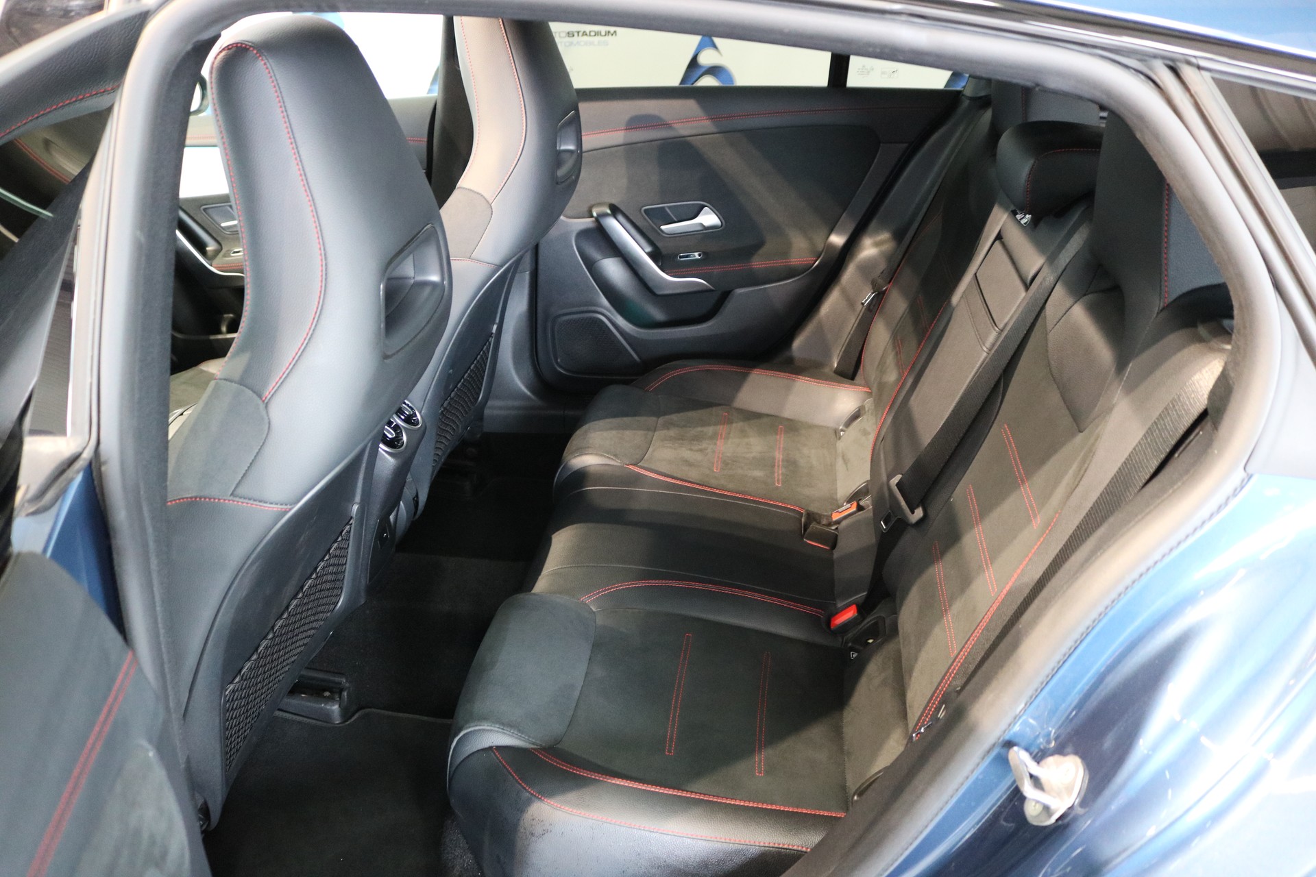 MERCEDES-BENZ CLA Shooting Brake 250 4Matic 7G-DCT AMG Line-image-35