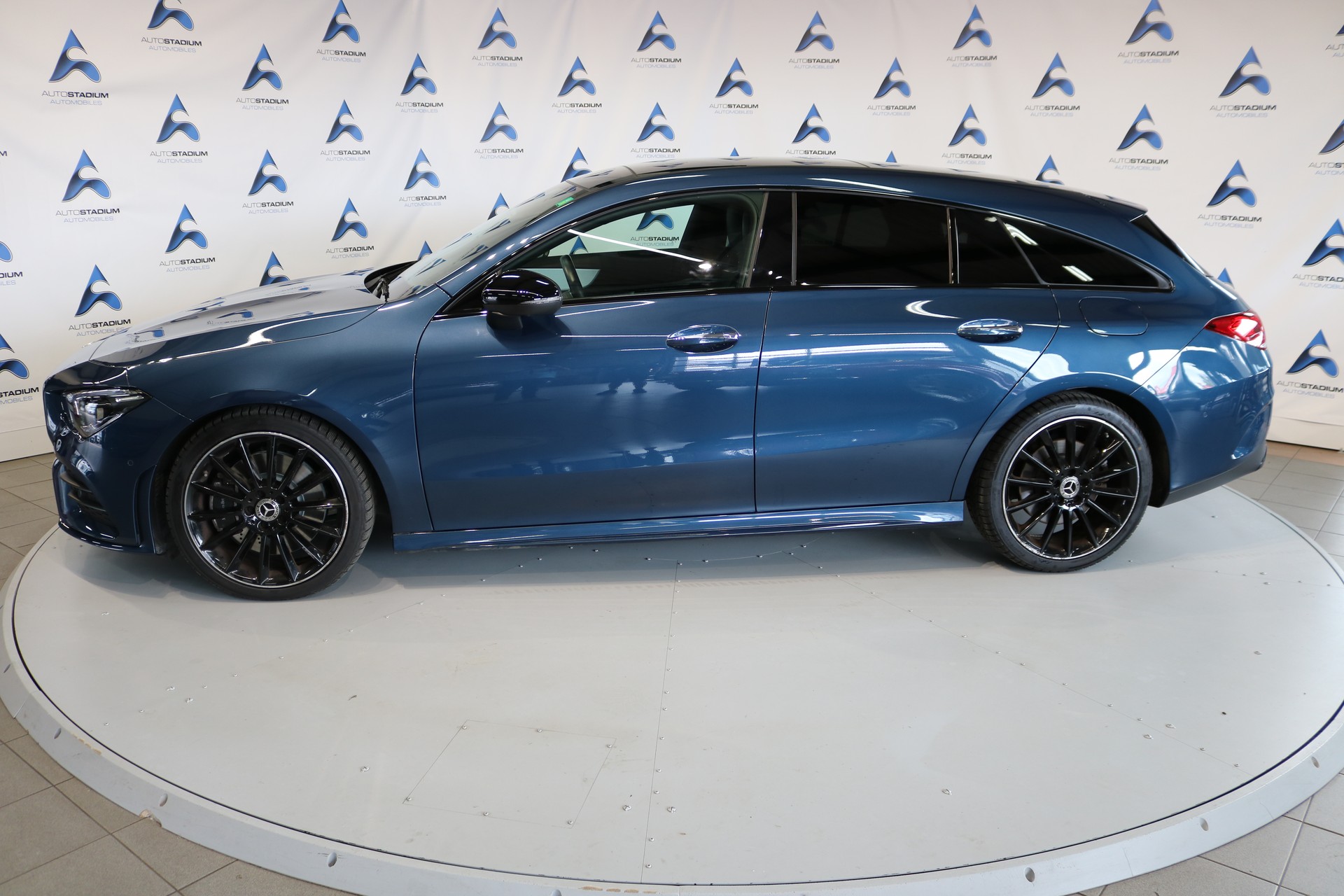 MERCEDES-BENZ CLA Shooting Brake 250 4Matic 7G-DCT AMG Line-image-11