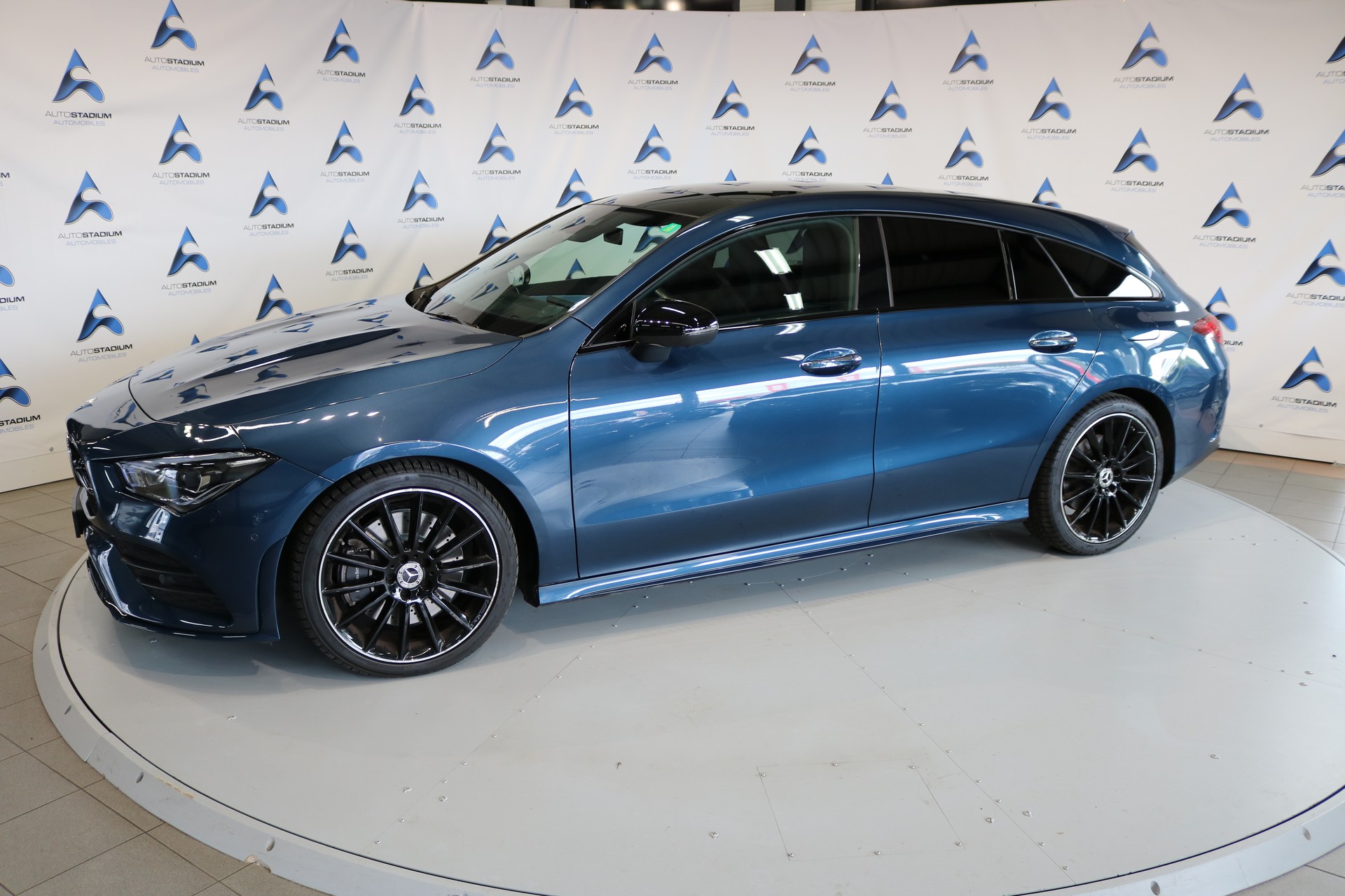 MERCEDES-BENZ CLA Shooting Brake 250 4Matic 7G-DCT AMG Line-image-10