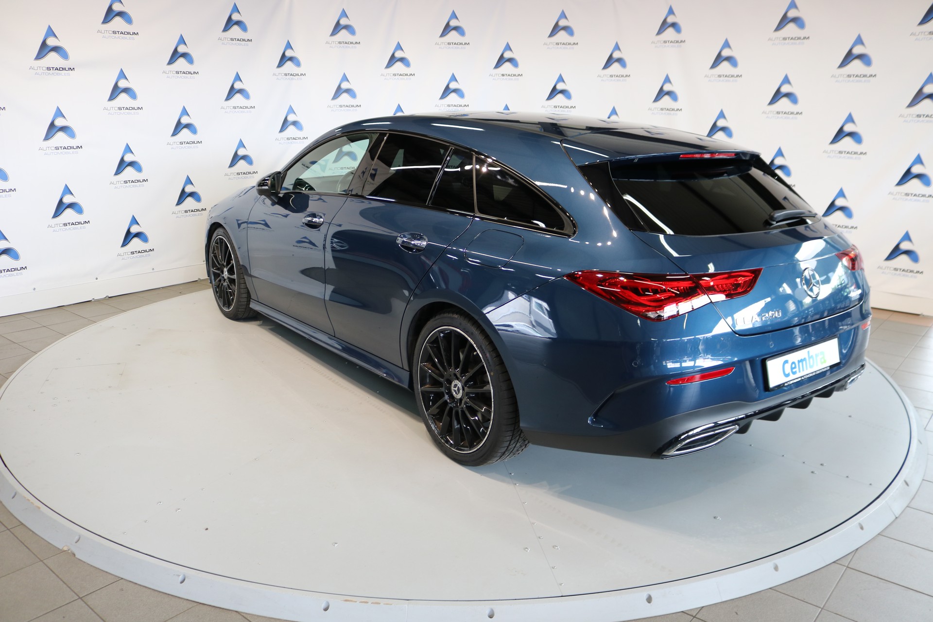 MERCEDES-BENZ CLA Shooting Brake 250 4Matic 7G-DCT AMG Line-image-13