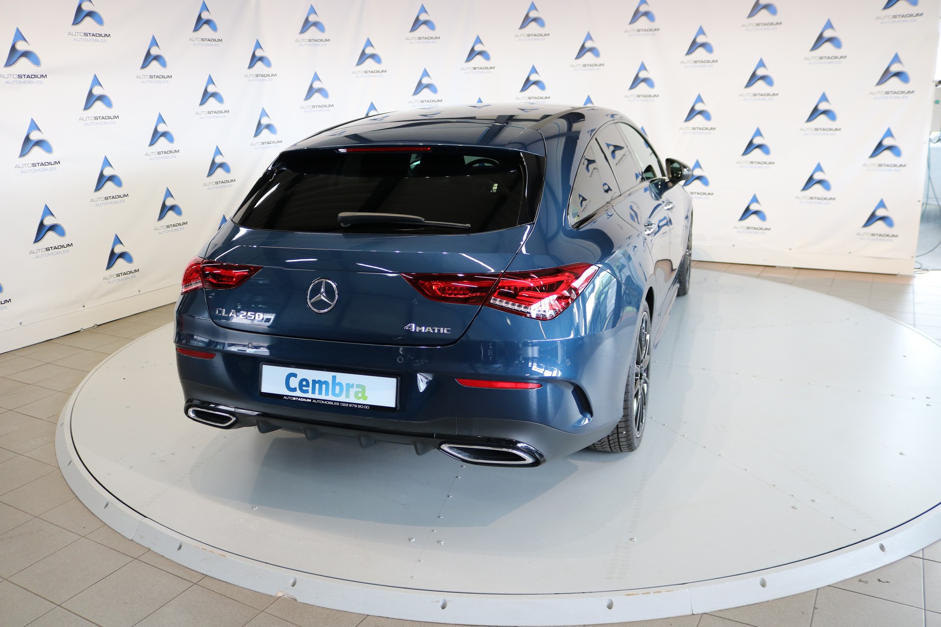 MERCEDES-BENZ CLA Shooting Brake 250 4Matic 7G-DCT AMG Line-image-16