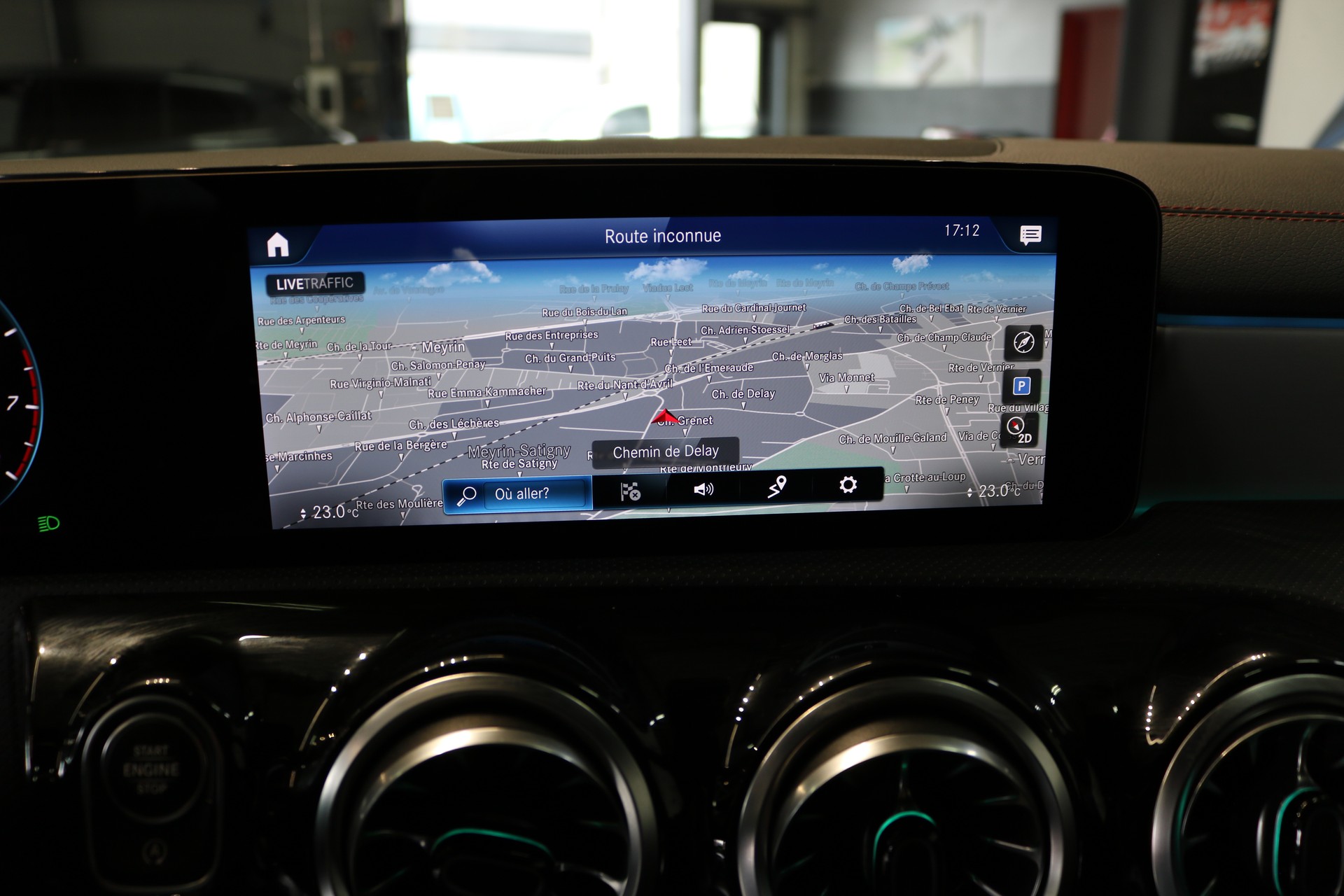 MERCEDES-BENZ CLA Shooting Brake 250 4Matic 7G-DCT AMG Line-image-5