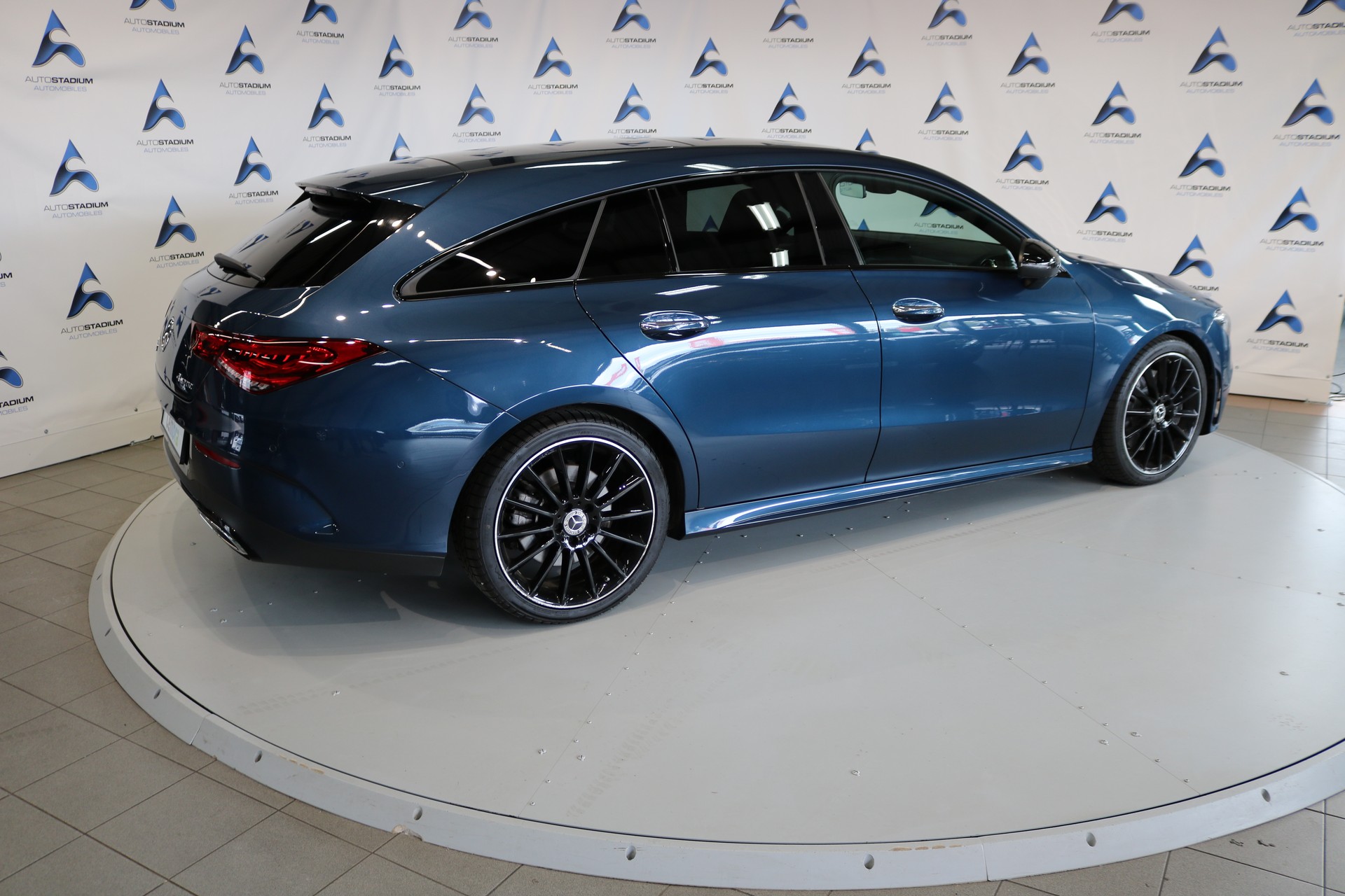 MERCEDES-BENZ CLA Shooting Brake 250 4Matic 7G-DCT AMG Line-image-18