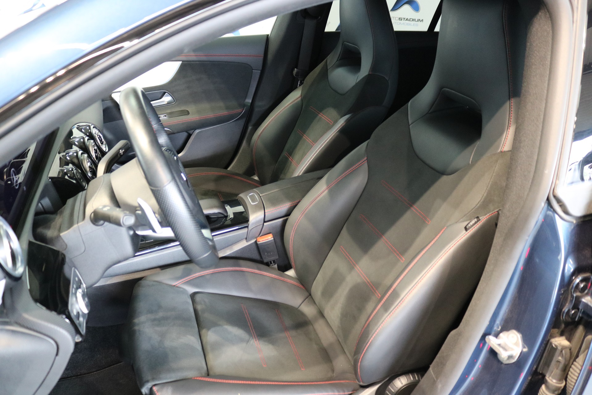 MERCEDES-BENZ CLA Shooting Brake 250 4Matic 7G-DCT AMG Line-image-1