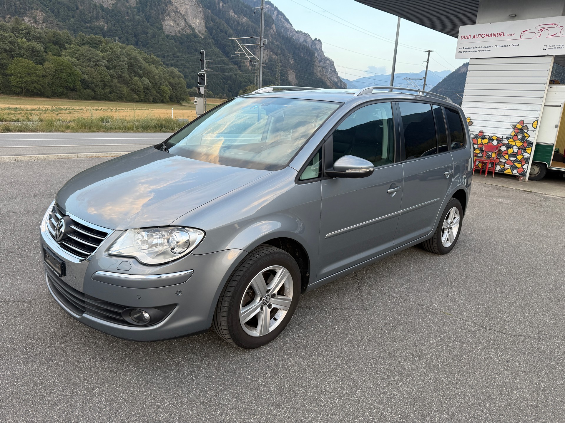 VW Touran 1.4 EcoFuel Highline DSG-image-1