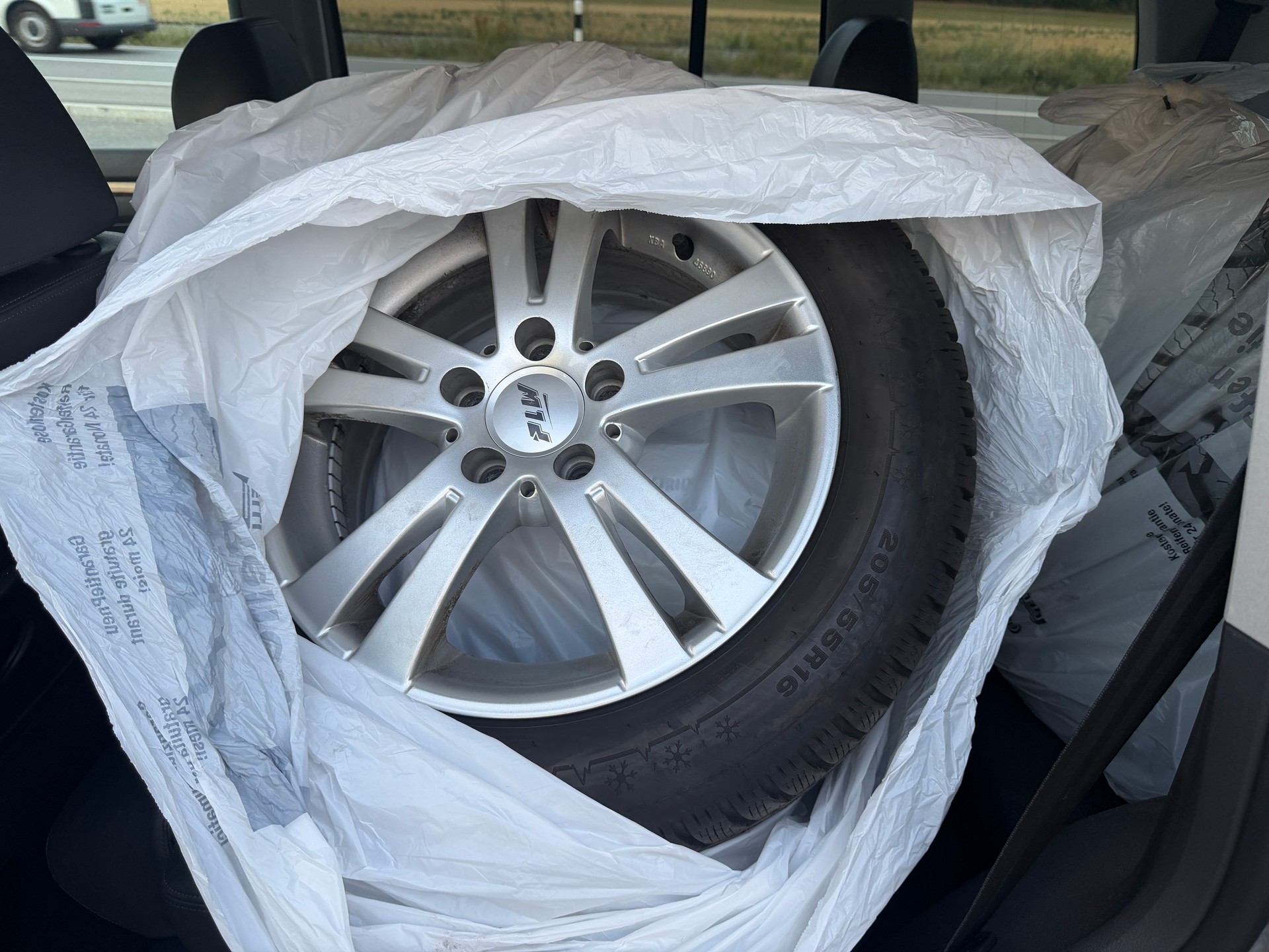 VW Touran 1.4 EcoFuel Highline DSG-image-13