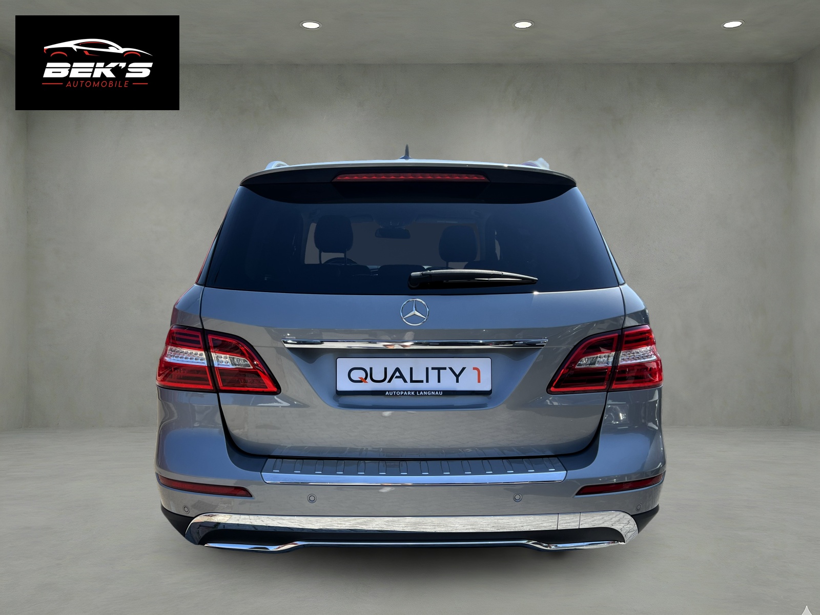 MERCEDES-BENZ ML 250 BlueTEC Executive 4Matic 7G-Tronic-showroom-element-3