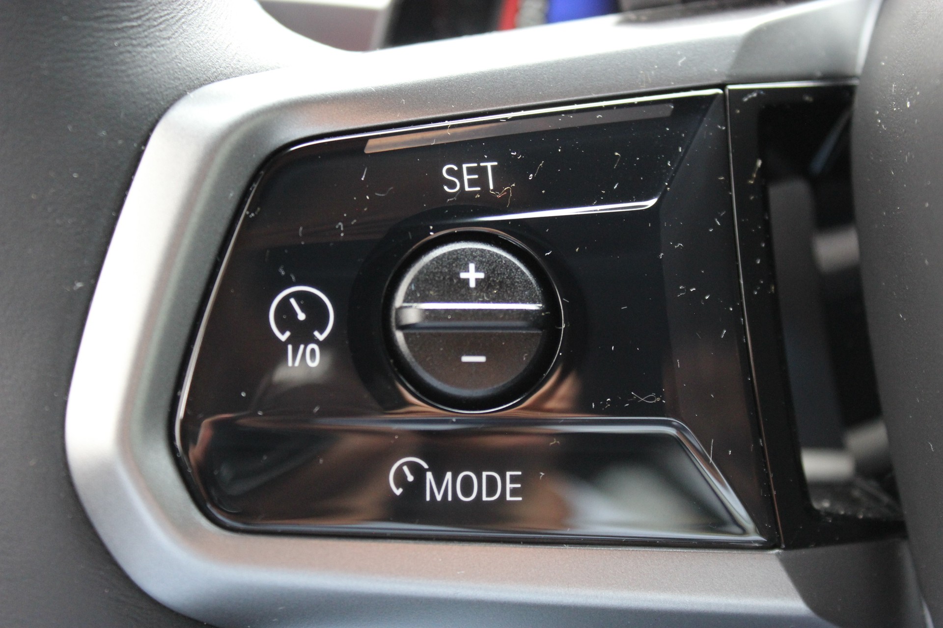 BMW M5 xDrive *M Marina Bay Blau metallic*-image-15