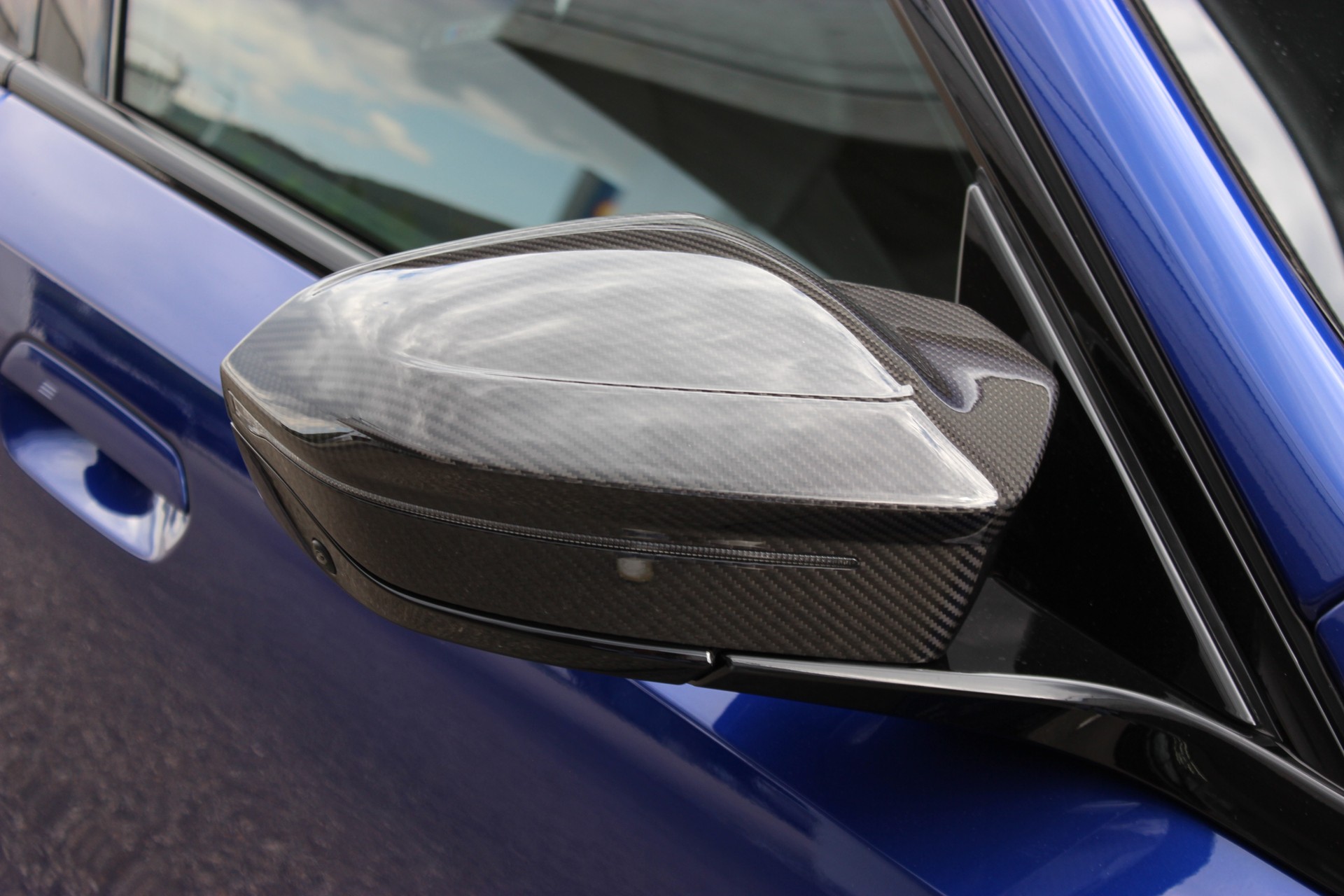 BMW M5 xDrive *M Marina Bay Blau metallic*-image-7