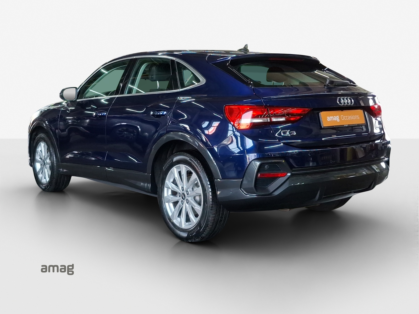 AUDI Q3 Sportback 35 TDI quattro S-tronic-image-2