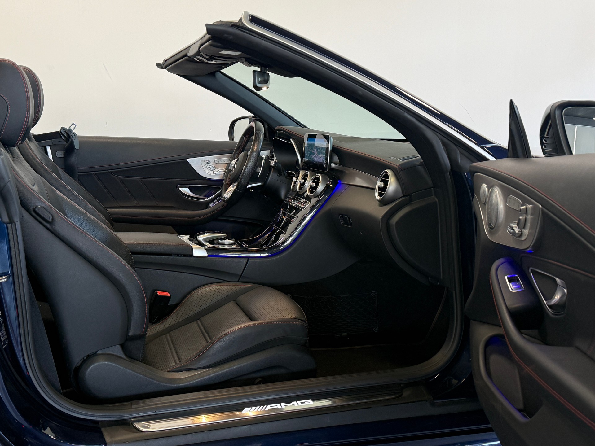 MERCEDES-BENZ C 43 Cabriolet AMG 4Matic 9G-Tronic-image-11