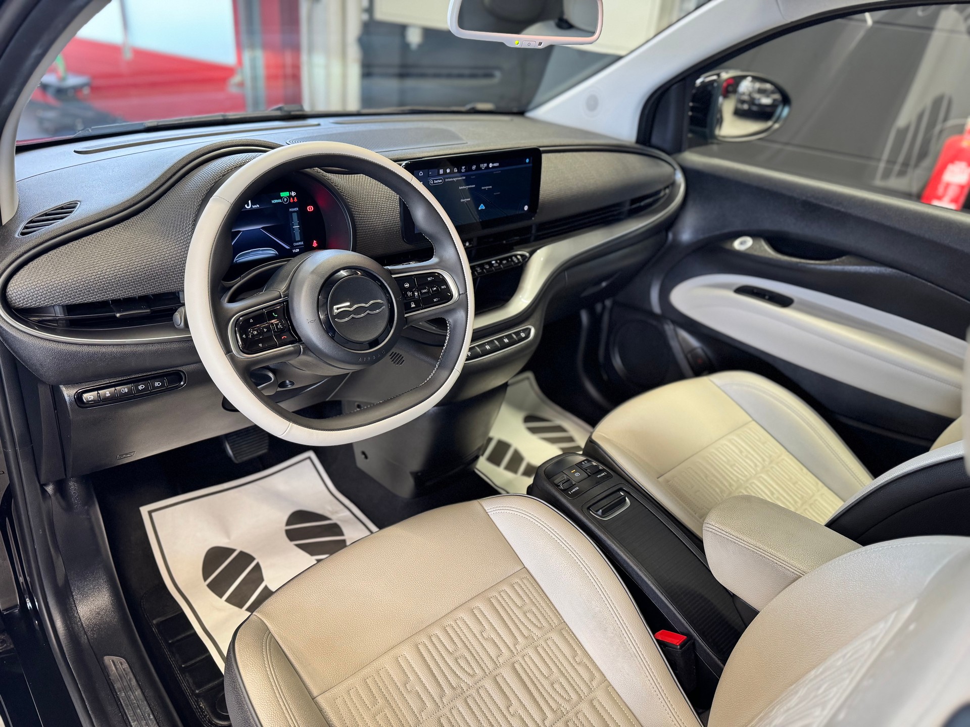 FIAT 500 electric 87 kW La Prima-image-11