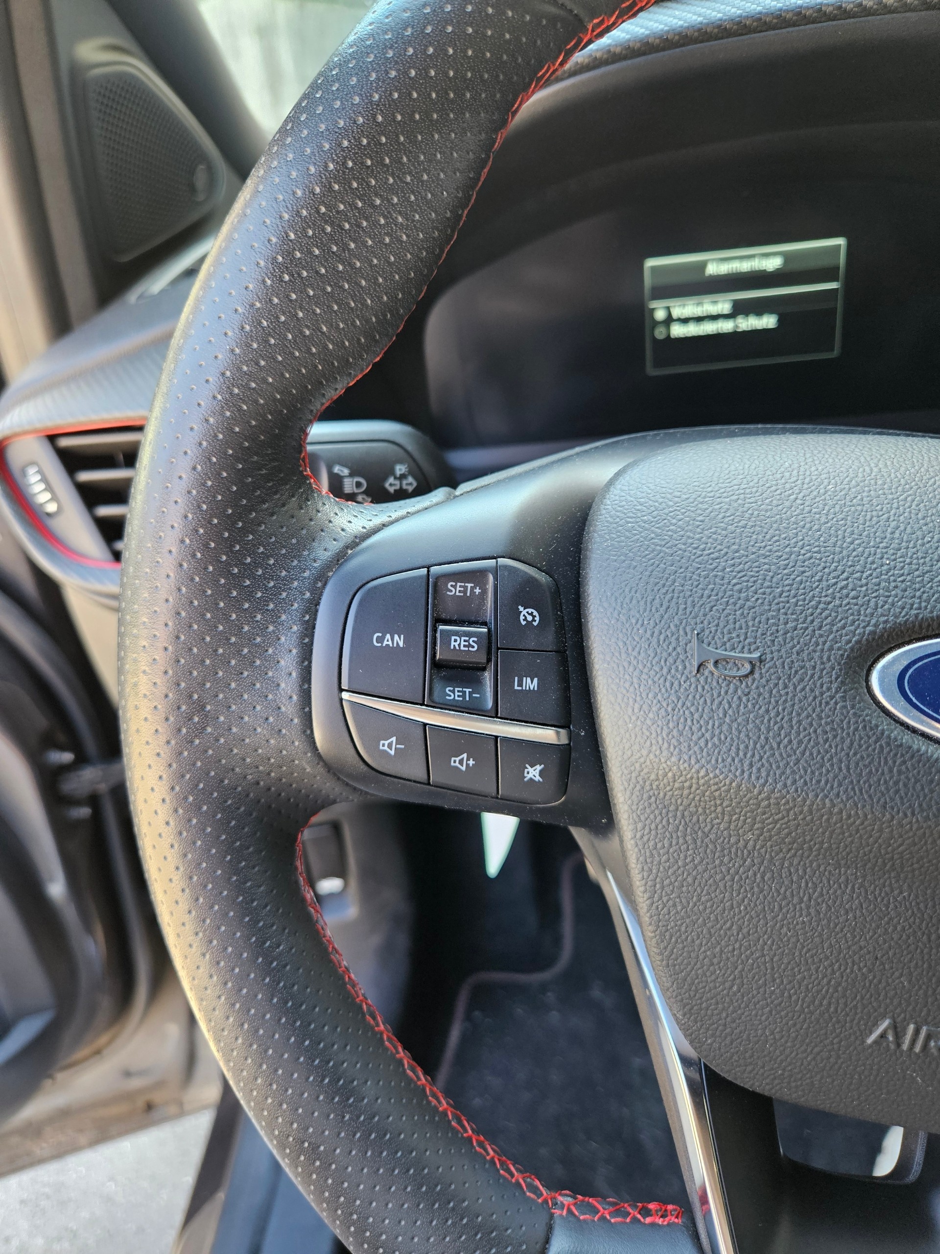 FORD 1.5 EcoB ST X-image-4