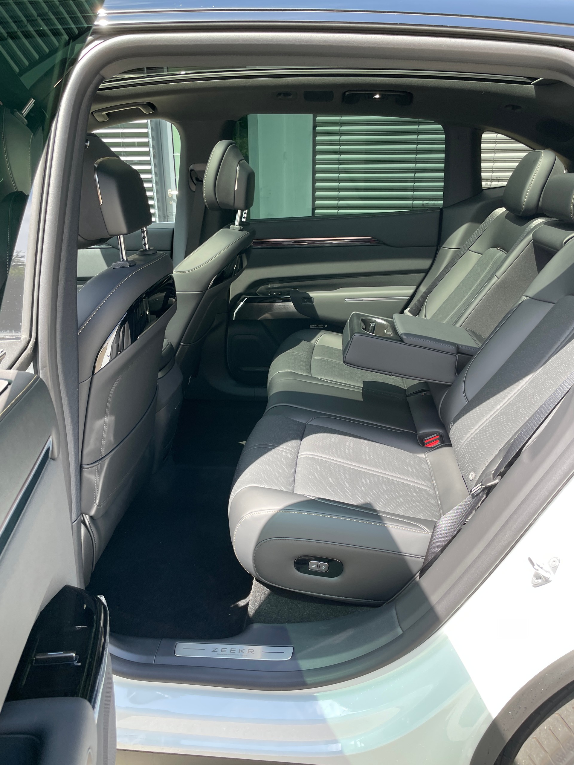 ZEEKR 7X 100kWh Privilege AWD mit Comfort und Cockpit Paket-image-15