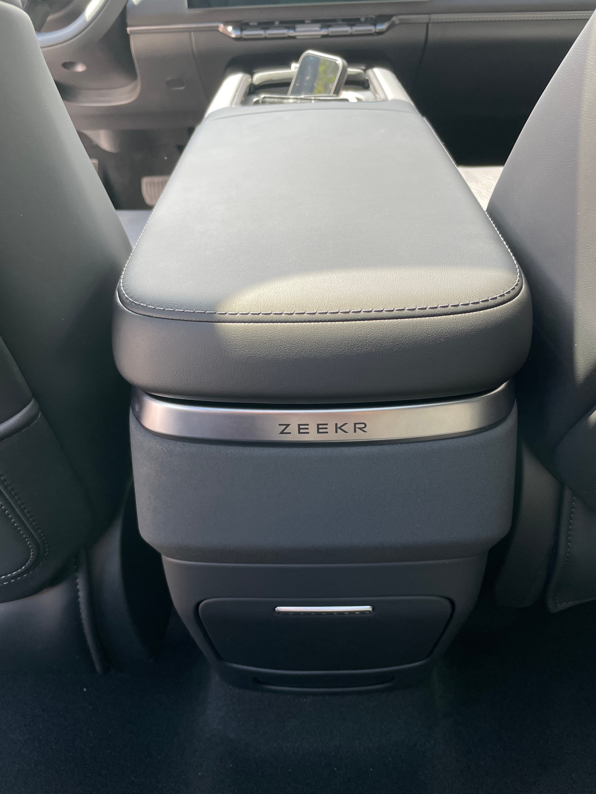 ZEEKR 7X 100kWh Privilege AWD mit Comfort und Cockpit Paket-image-16