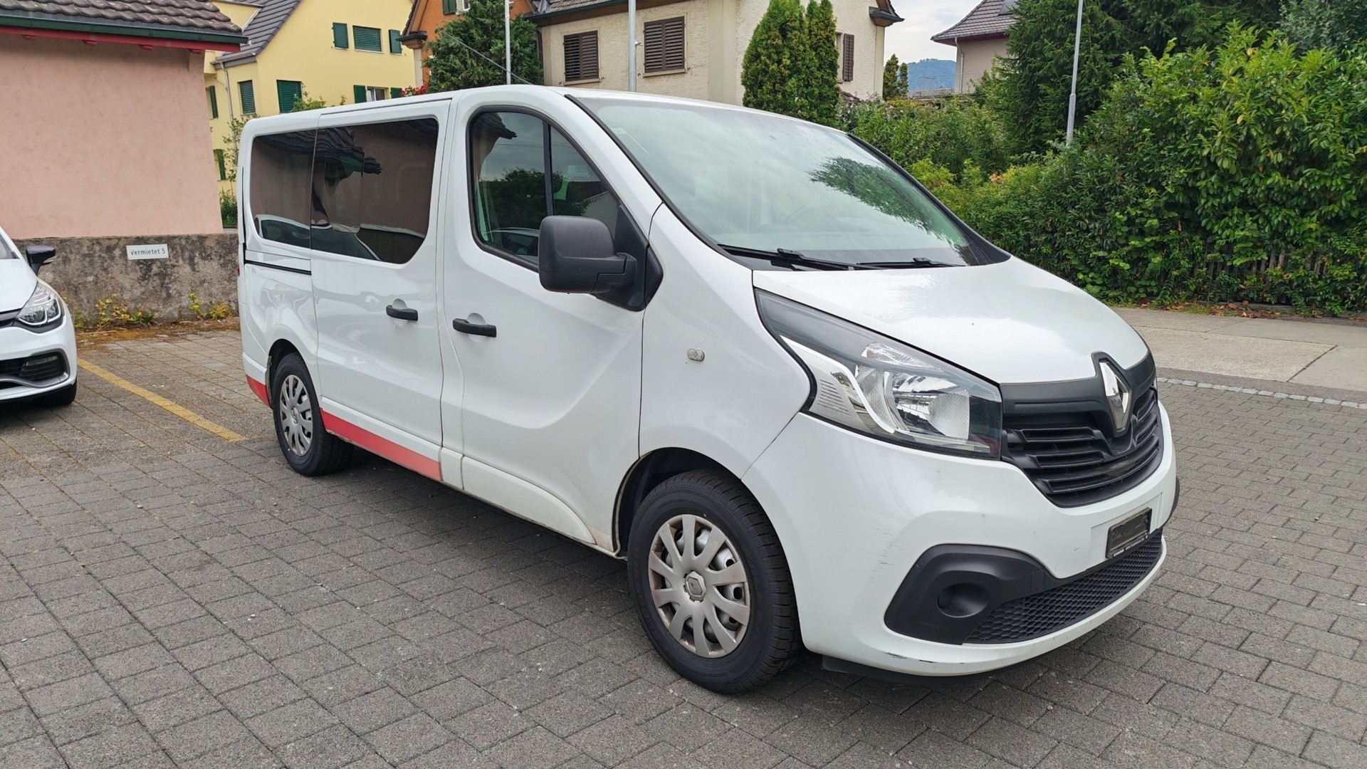 RENAULT Trafic ENERGY dCi 125 Passenger Authentique-image-0