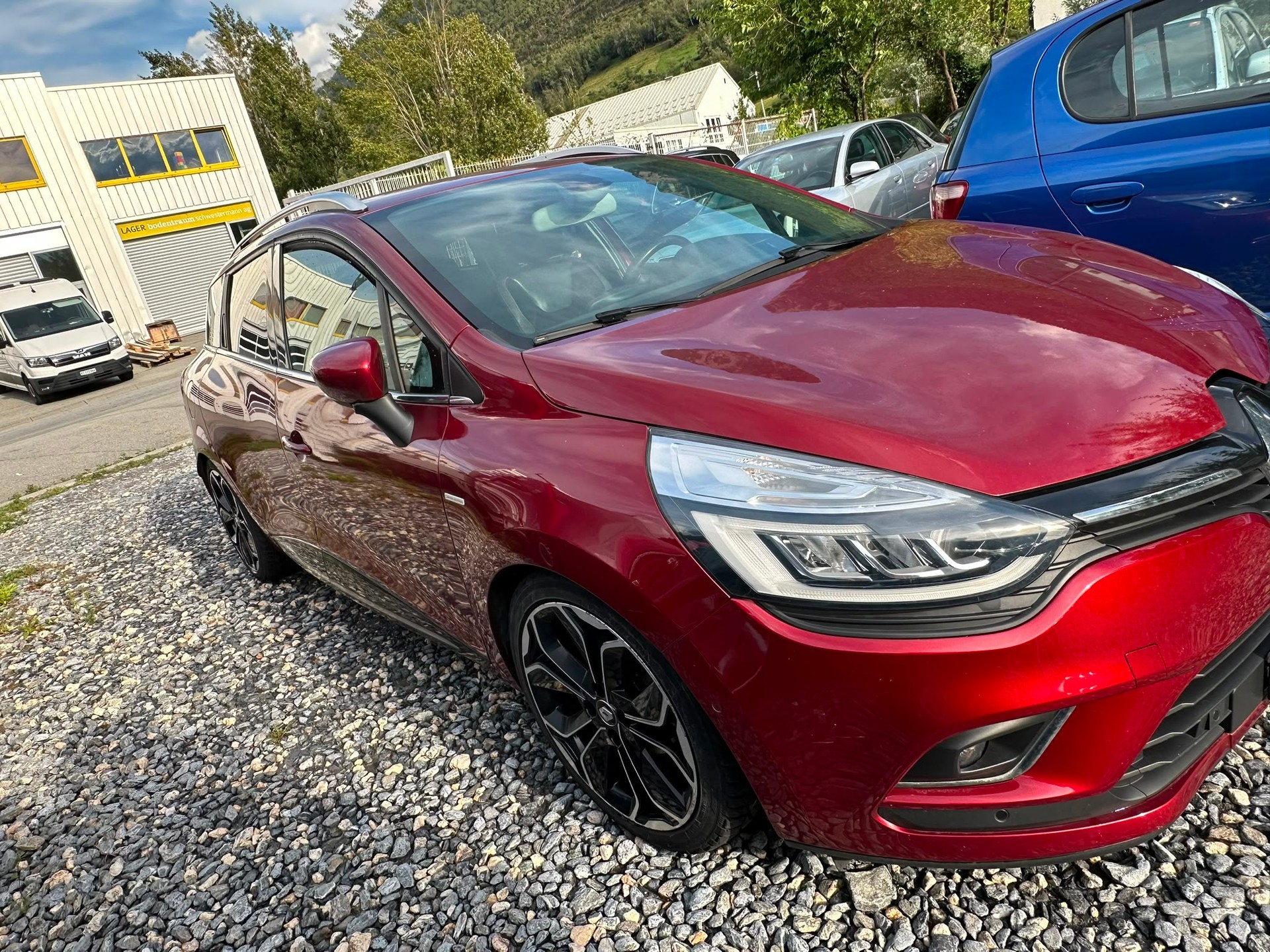 RENAULT Clio Grandtour 1.5 dCi Swiss Edition-image-12