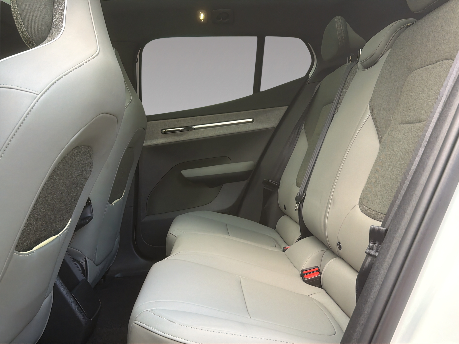 VOLVO EX30 E60 Twin Ultra Performance AWD-image-16