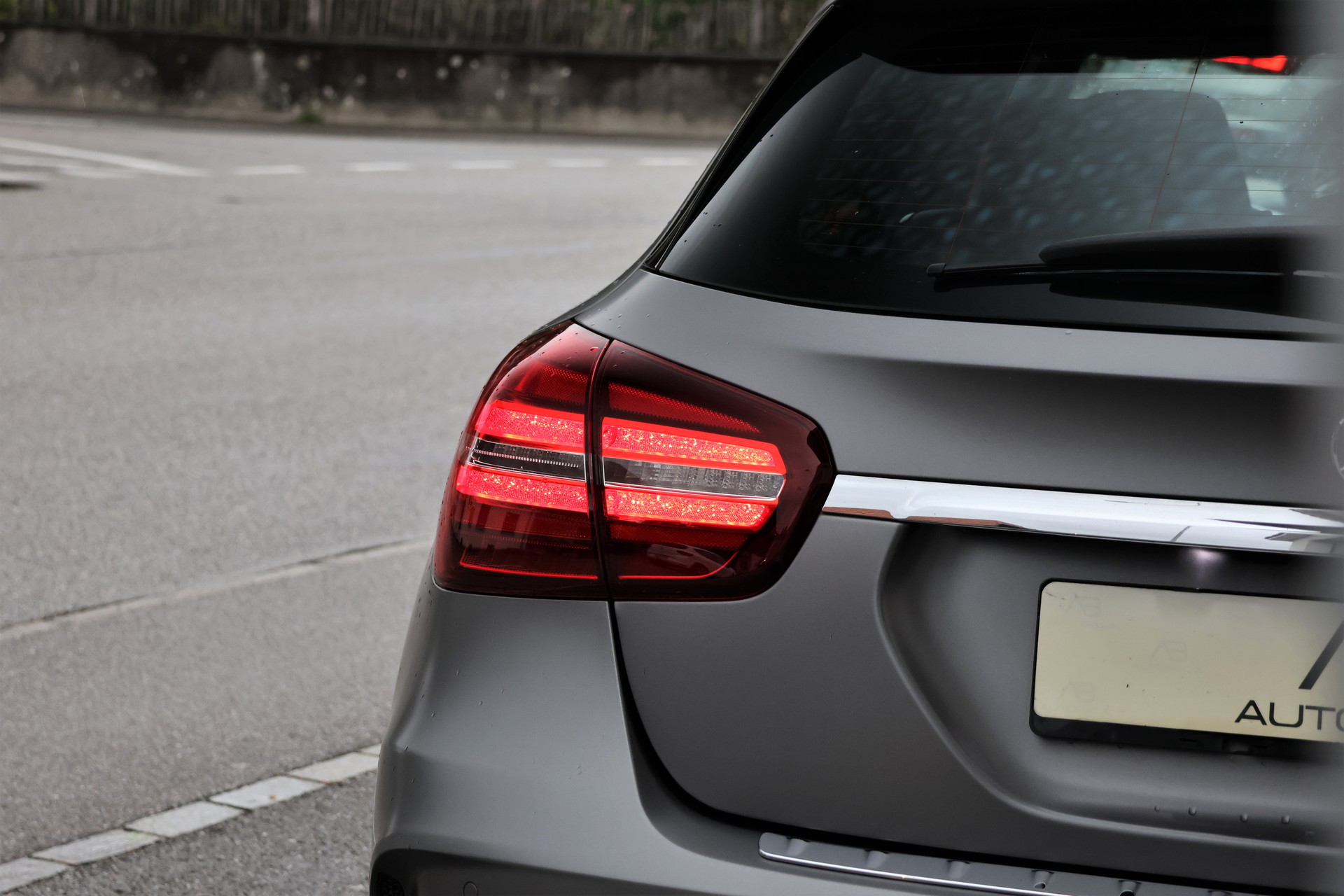 MERCEDES-BENZ GLA 200 d Swiss Star Edition AMG 4Matic 7G-DCT (CH) *Grey Magno*-image-5