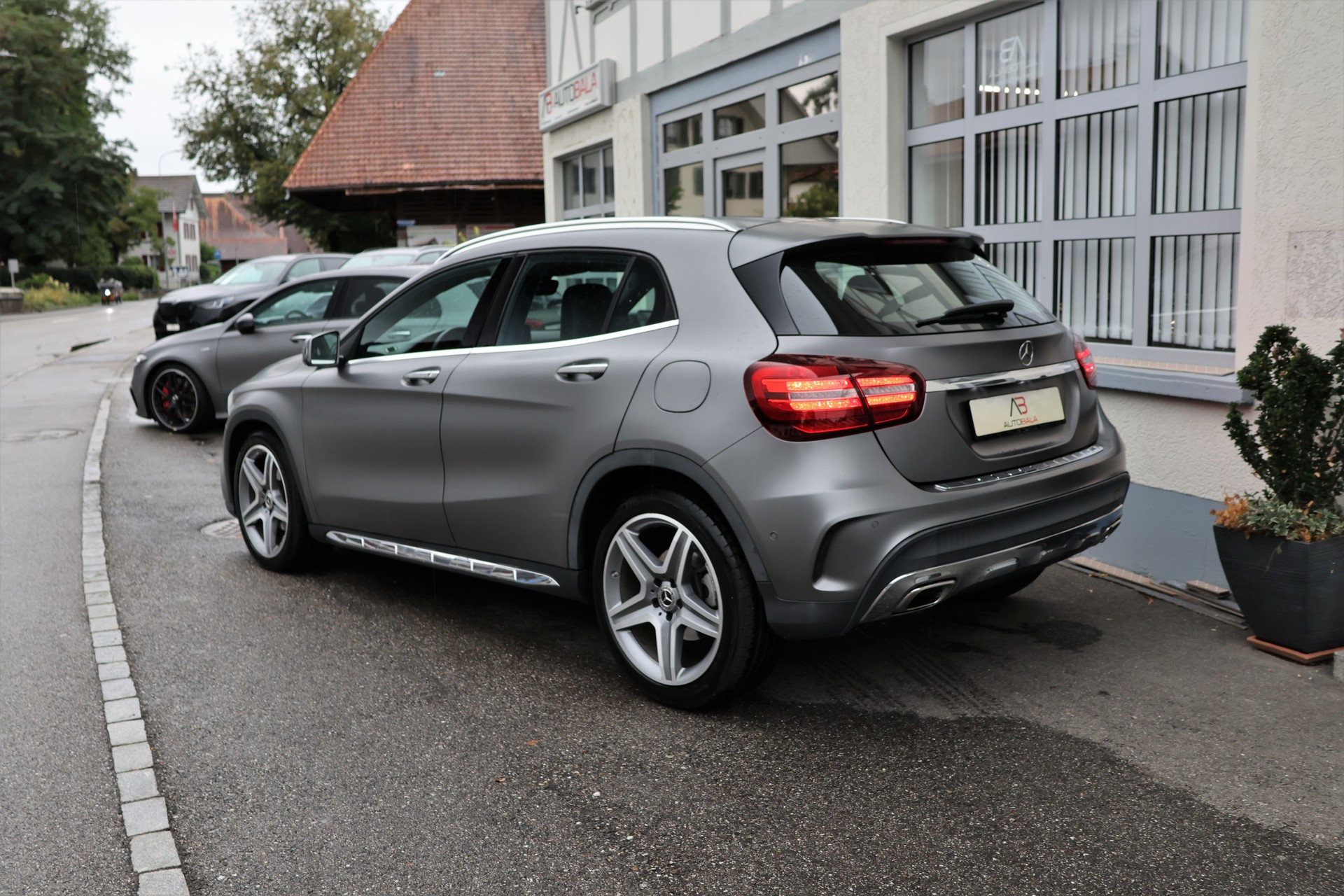 MERCEDES-BENZ GLA 200 d Swiss Star Edition AMG 4Matic 7G-DCT (CH) *Grey Magno*-image-6